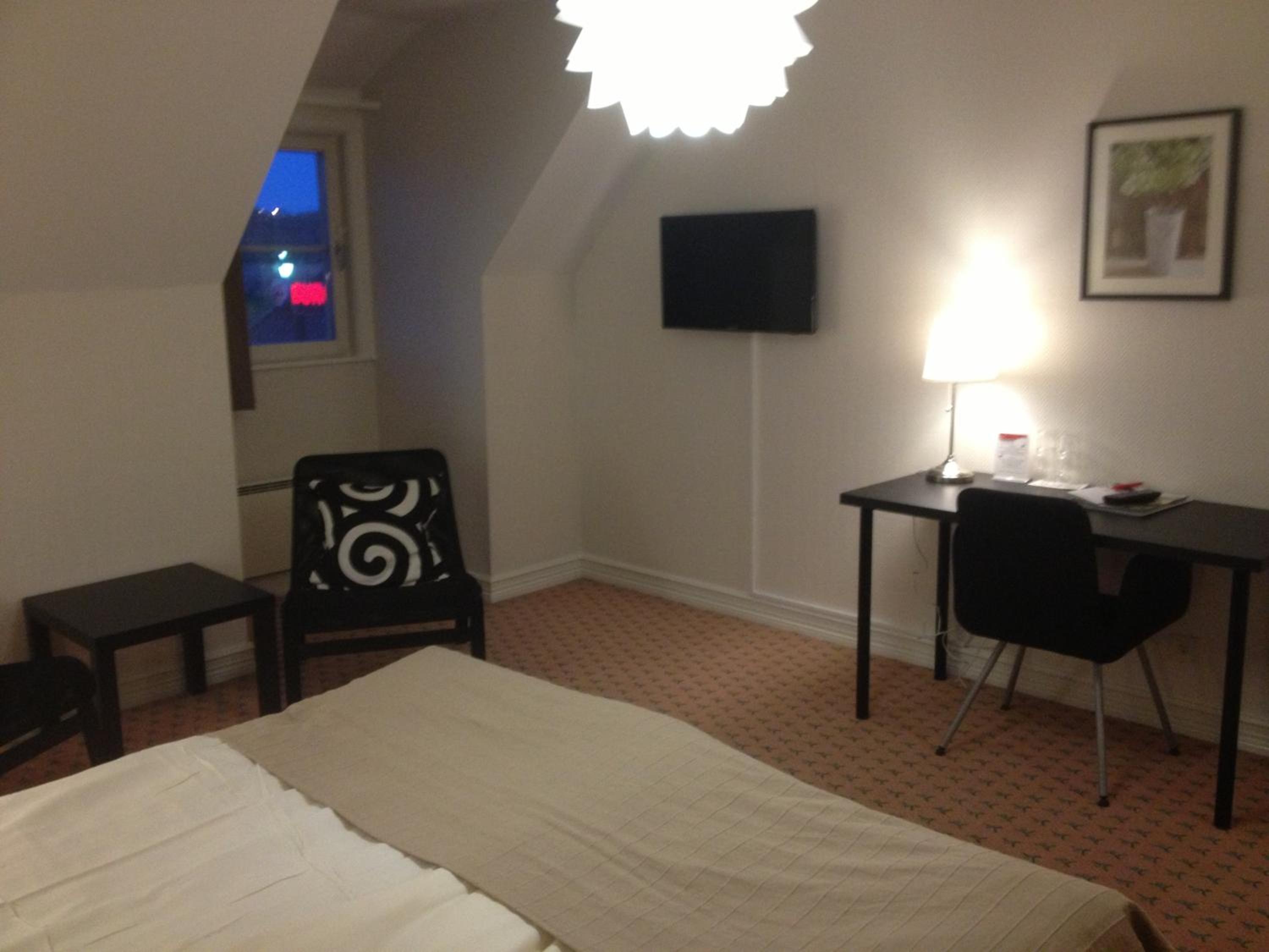 Family Room - Photo 5