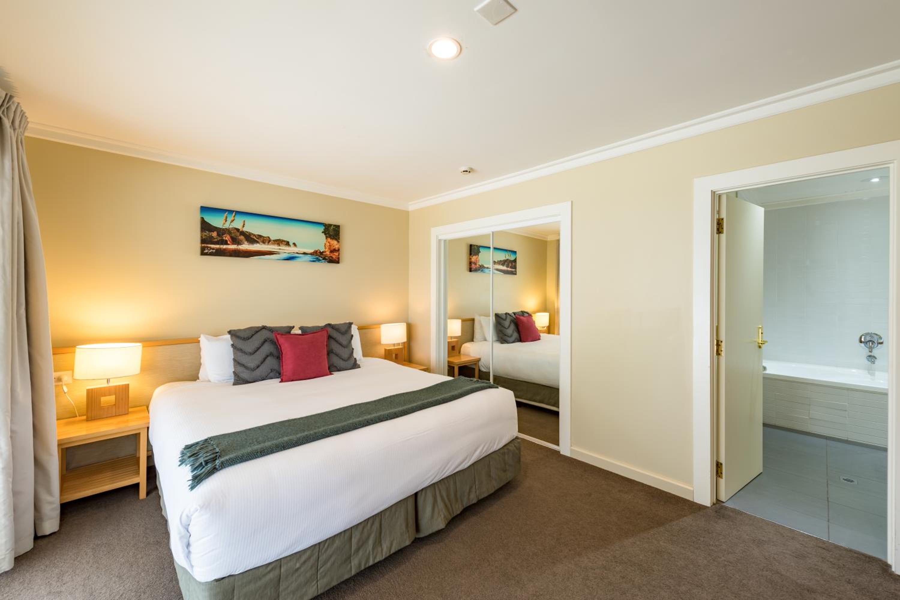 Executive Two-Bedroom Apartment - Photo 1