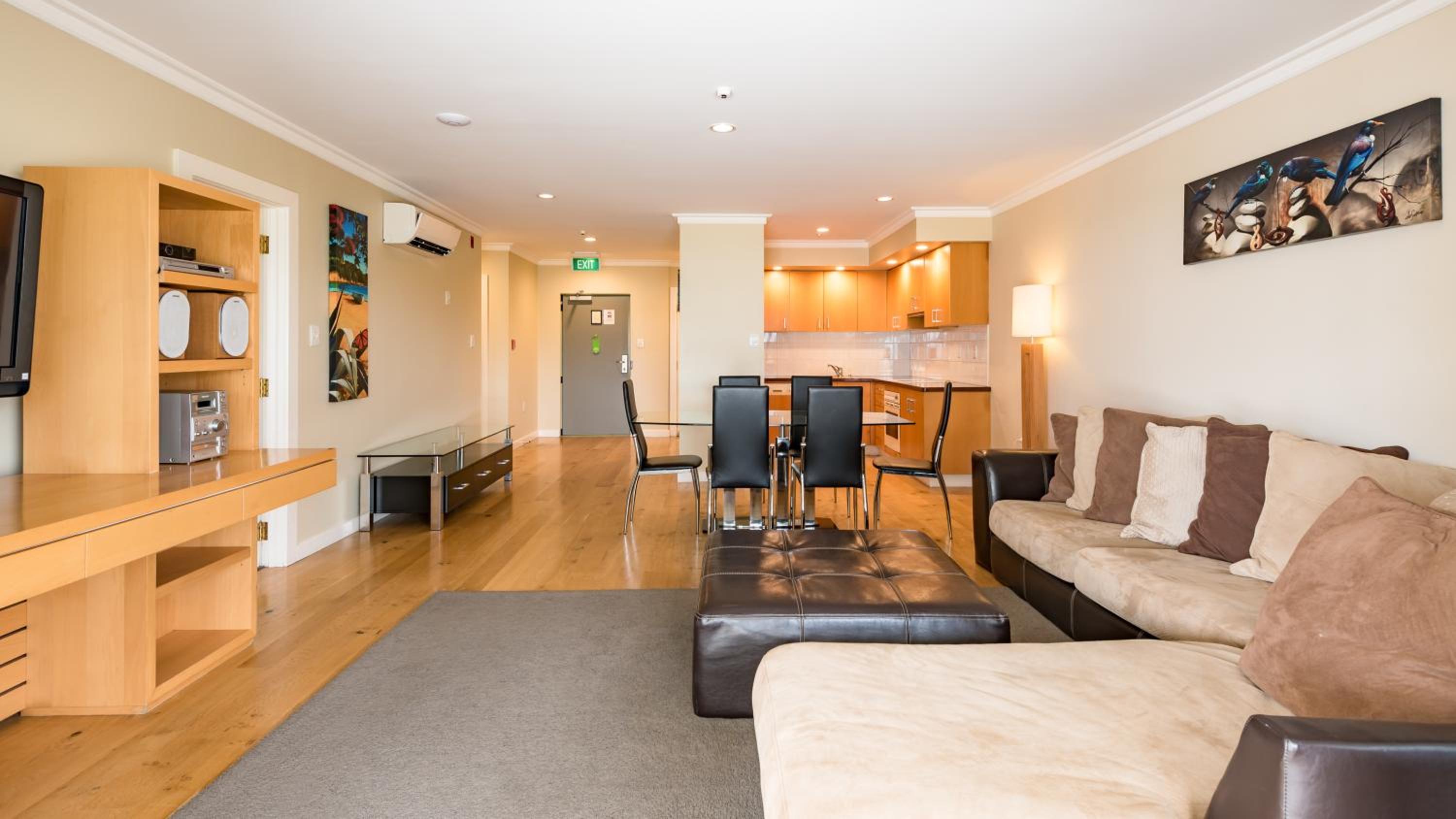 Executive Two-Bedroom Apartment - Photo 5