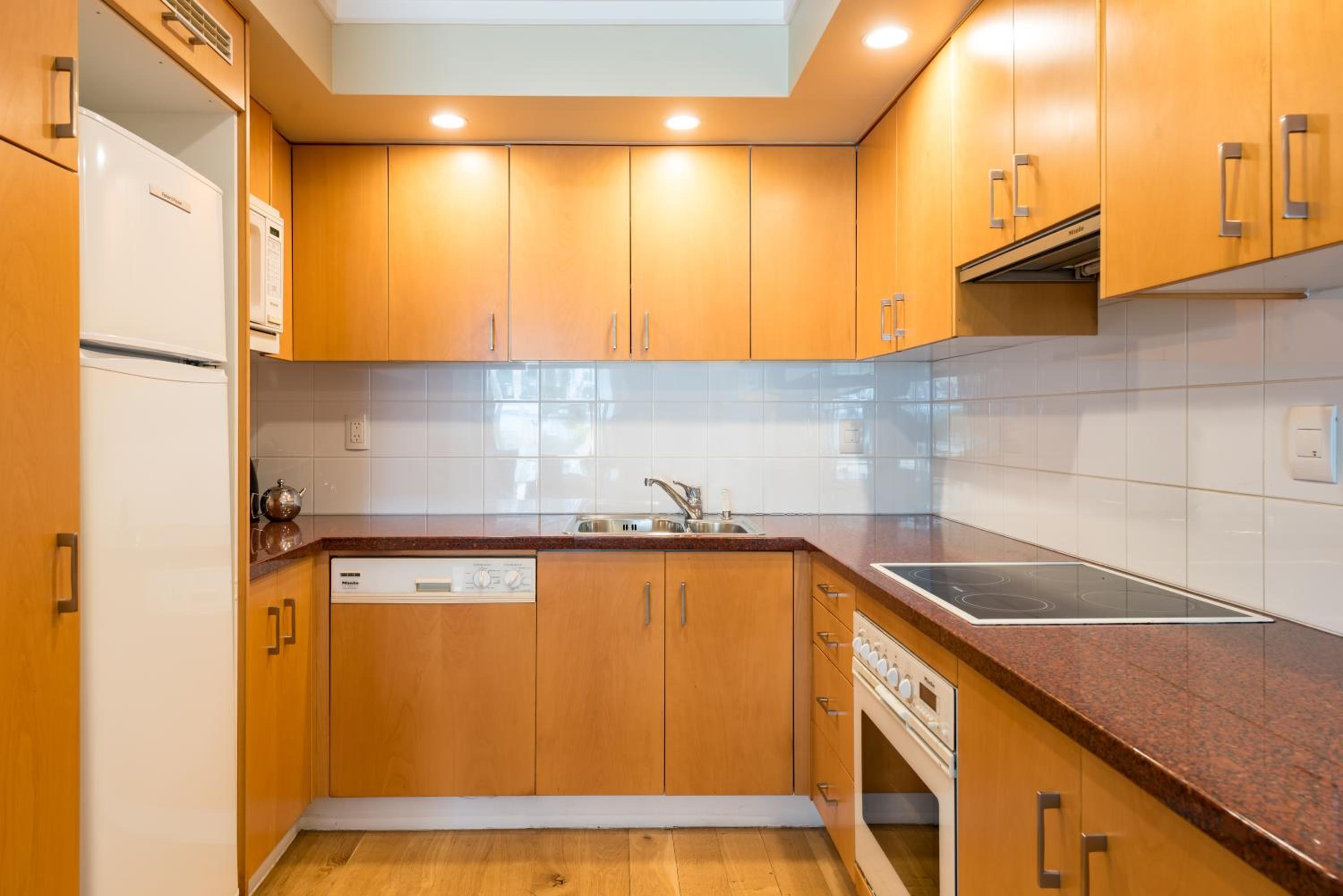 Executive Two-Bedroom Apartment - Photo 7