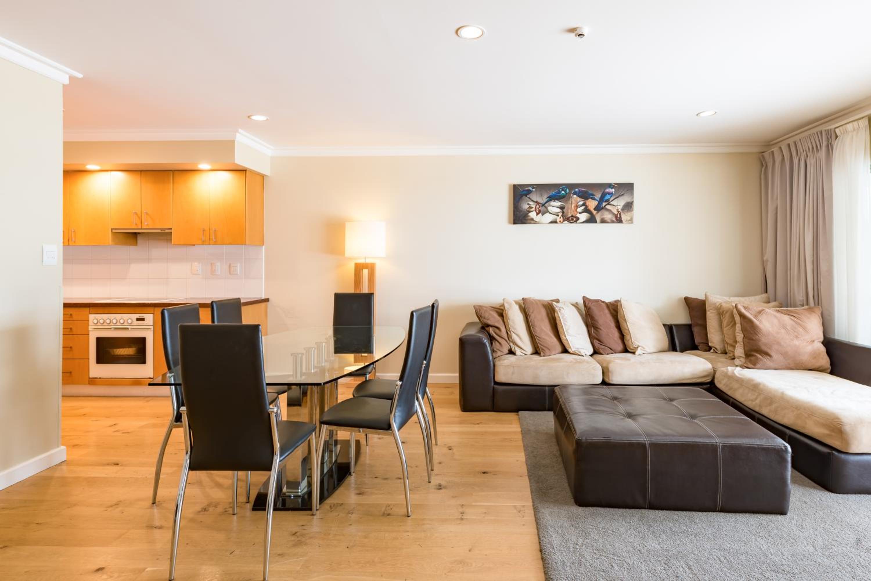 Executive Two-Bedroom Apartment - Photo 8