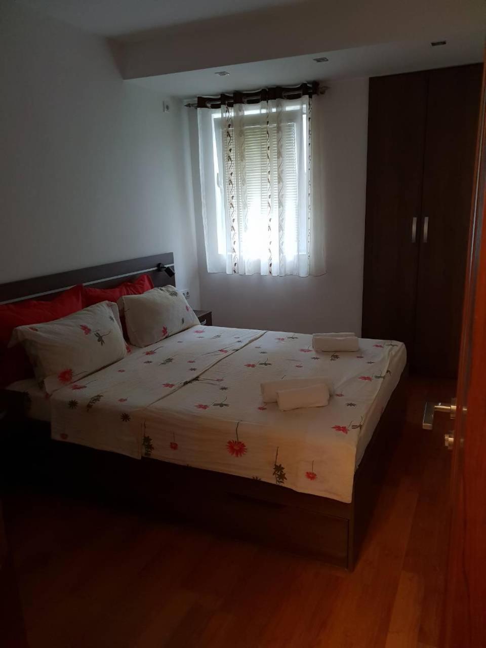 One-Bedroom Apartment with Balcony photo 3