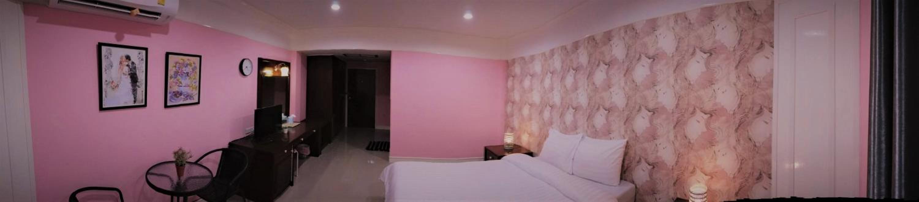 Double Room with Private Bathroom - Photo 4