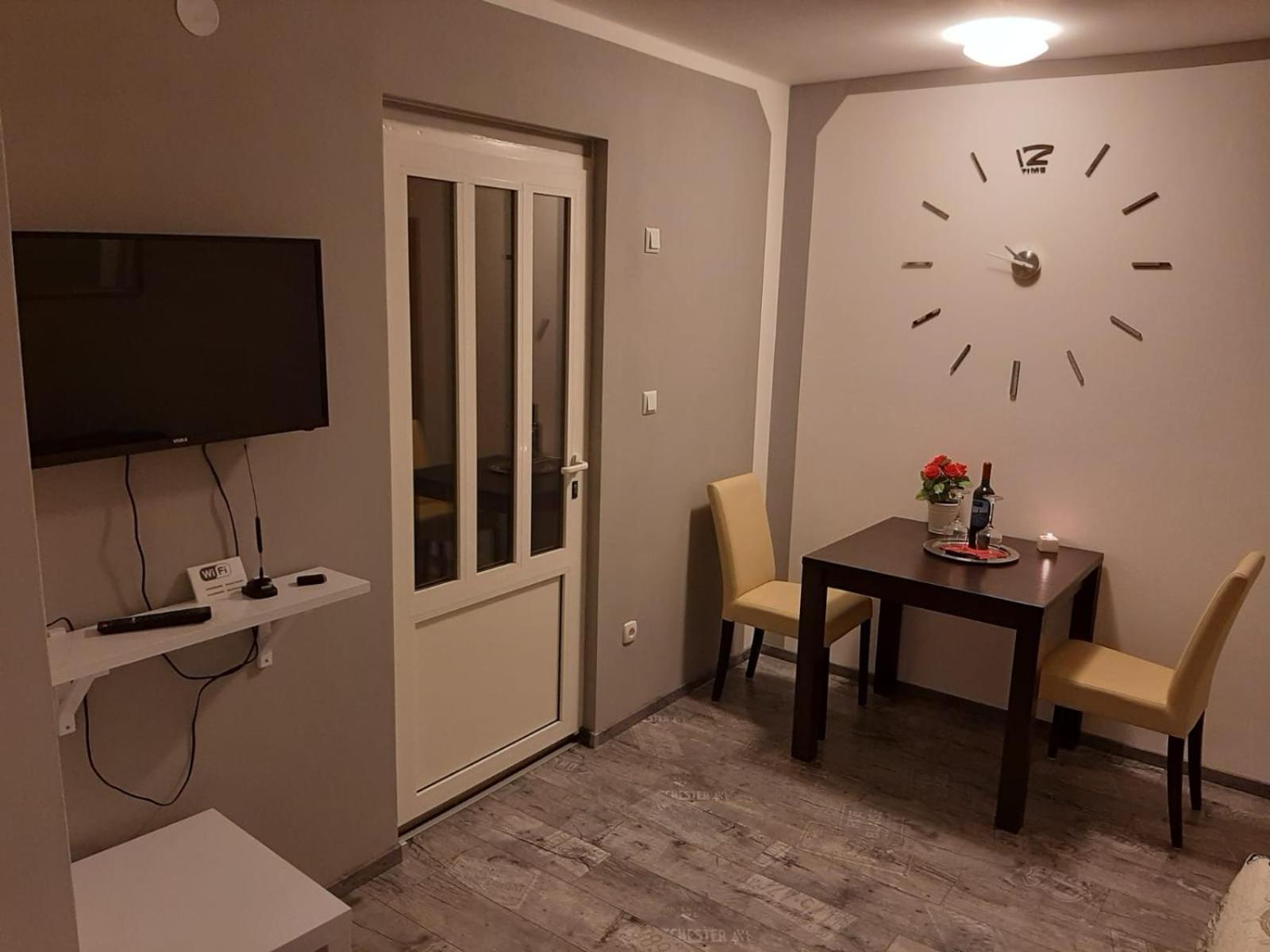 Apartment with Terrace photo 3