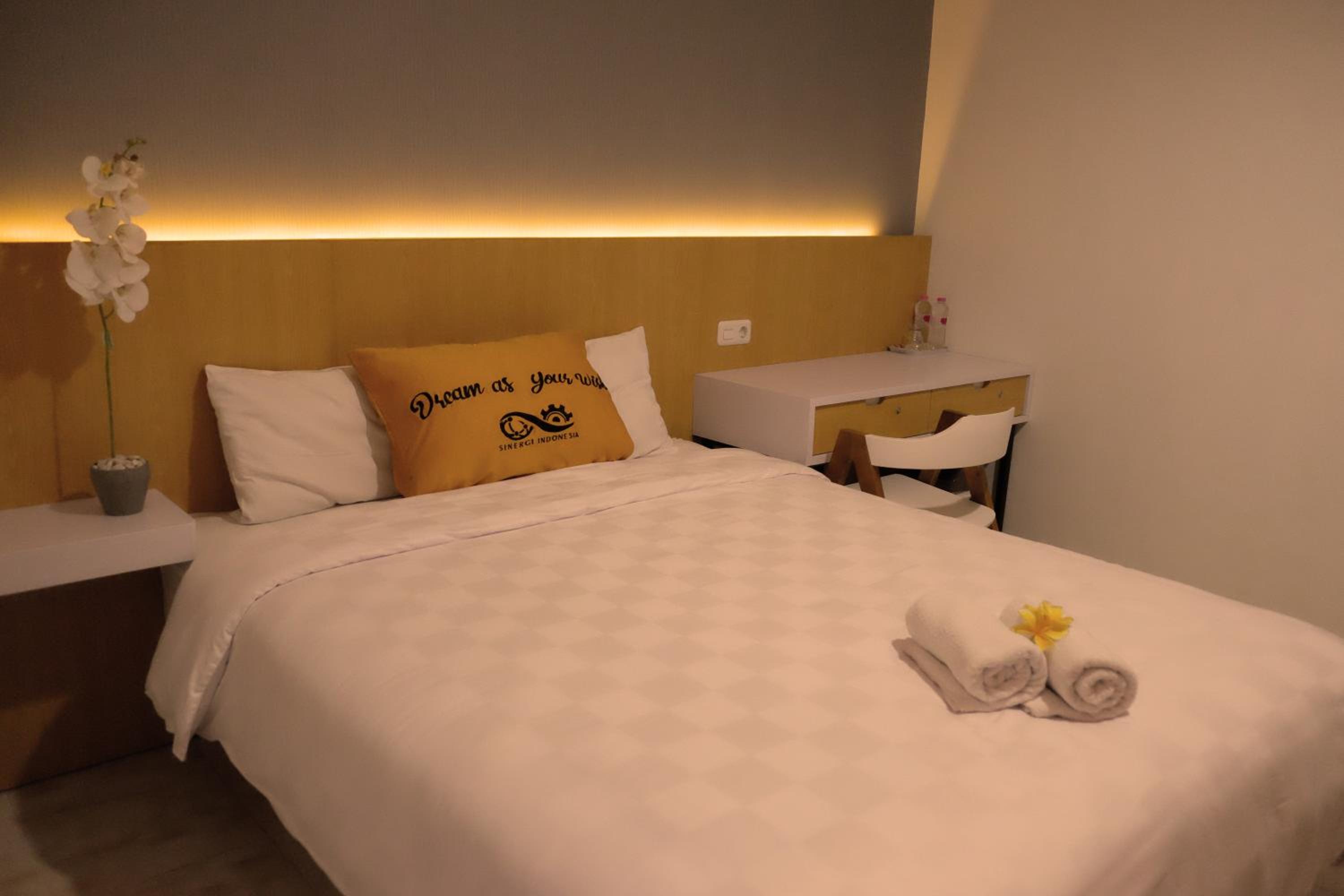 Deluxe Double Room with Balcony photo 2