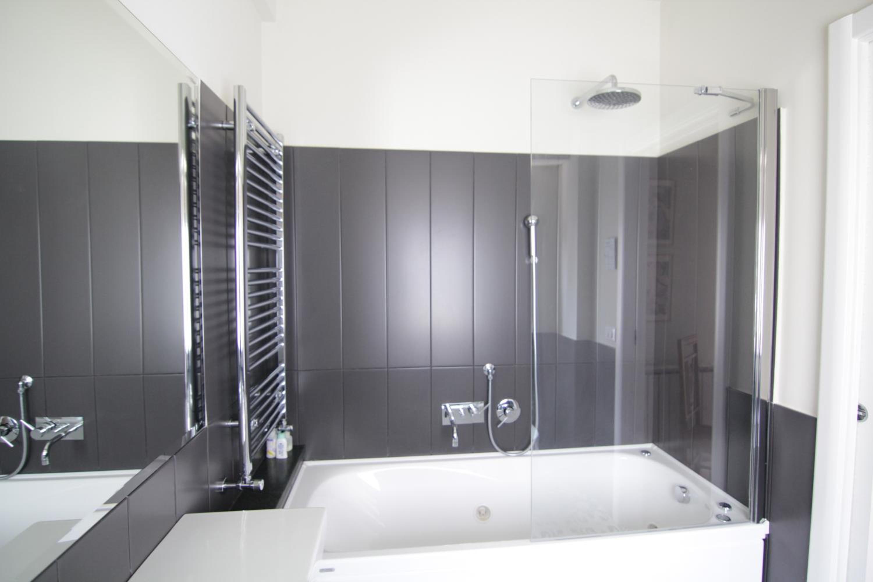 King Room with Spa Bath - Photo 4