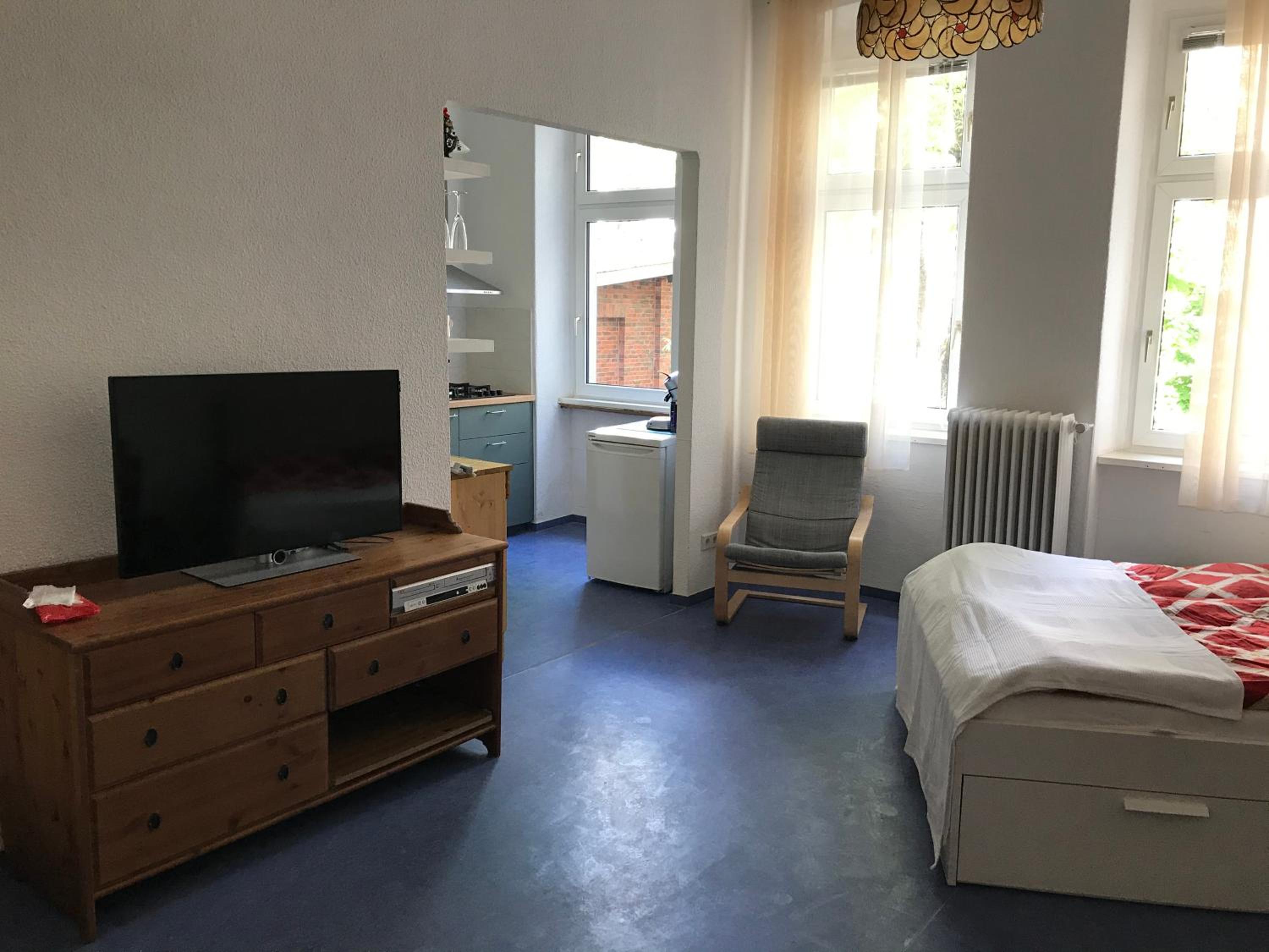 One-Bedroom Apartment photo 2