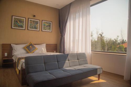 Deluxe Double Room with Side Sea View photo 2