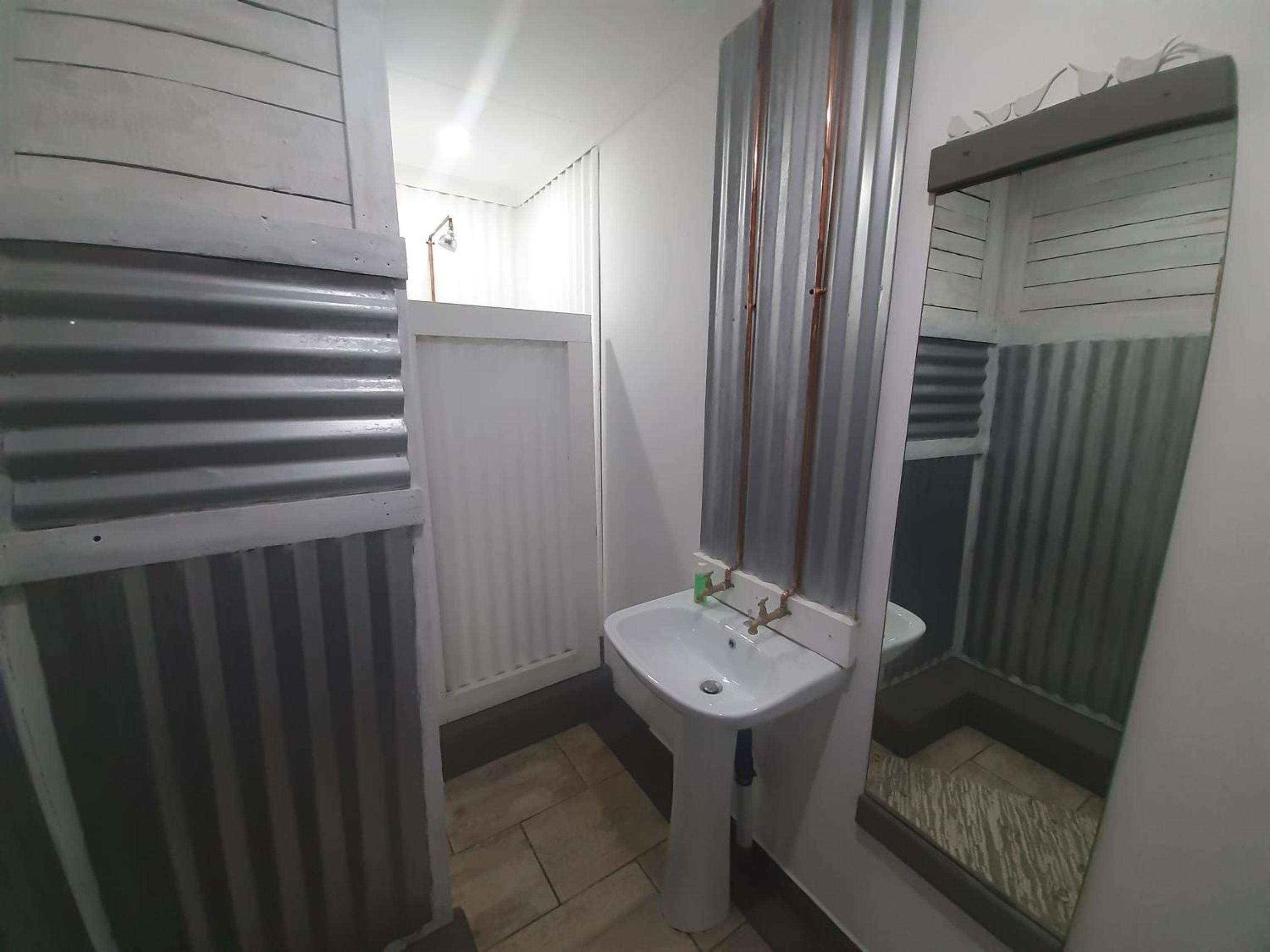 One-Bedroom Apartment - Photo 8
