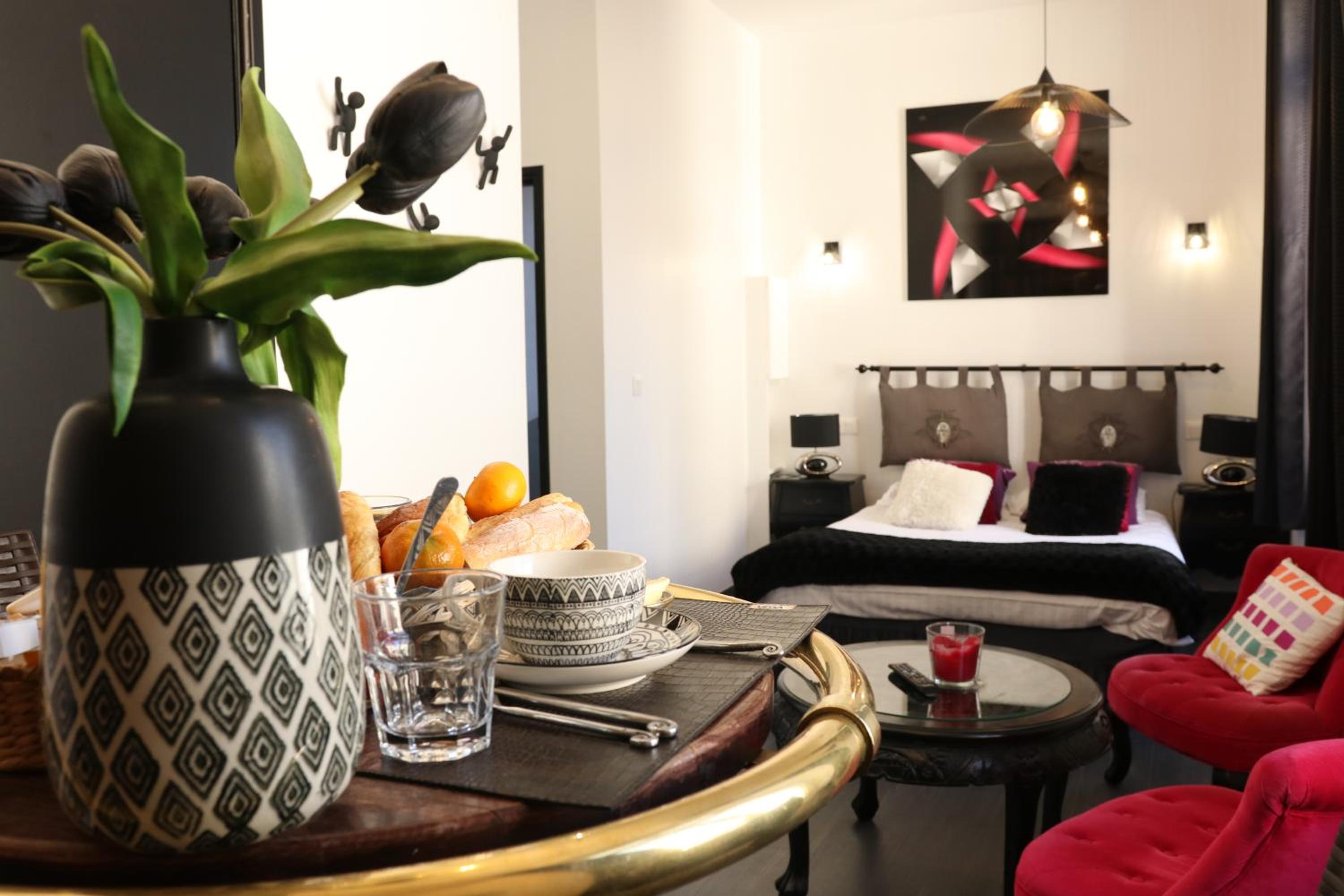 Double Room - Photo 8