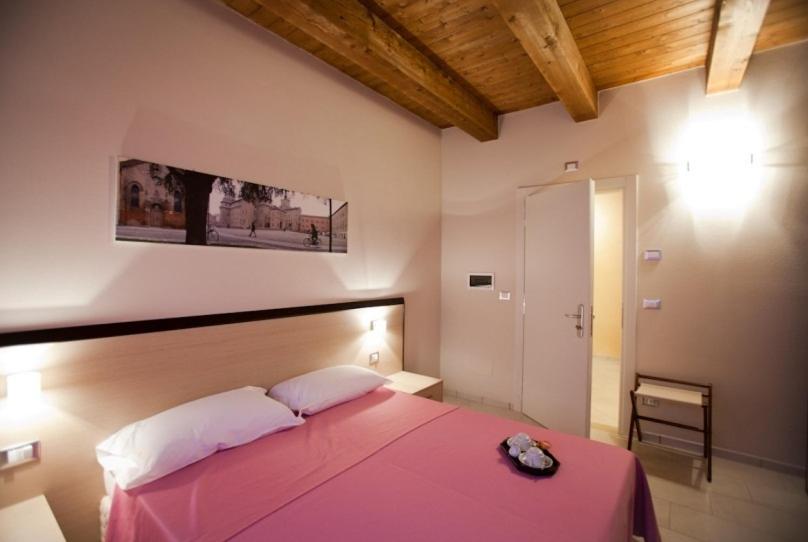 Double Room - Photo 7