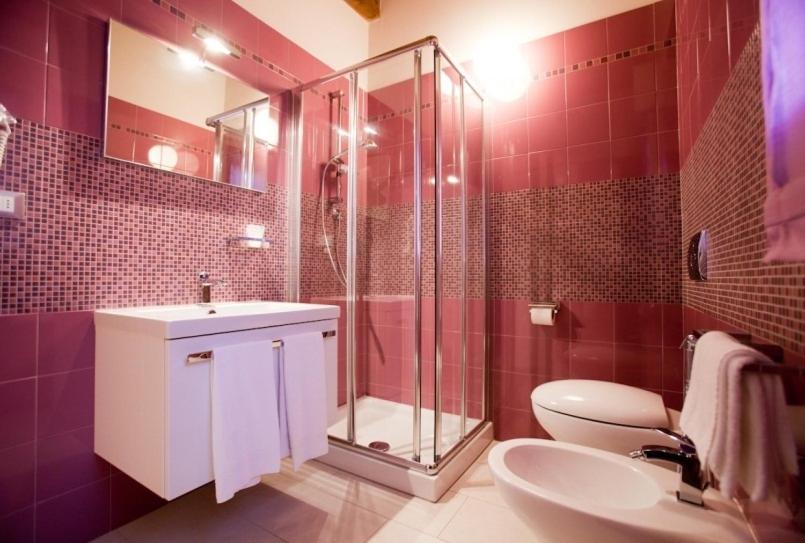 Double Room - Photo 5