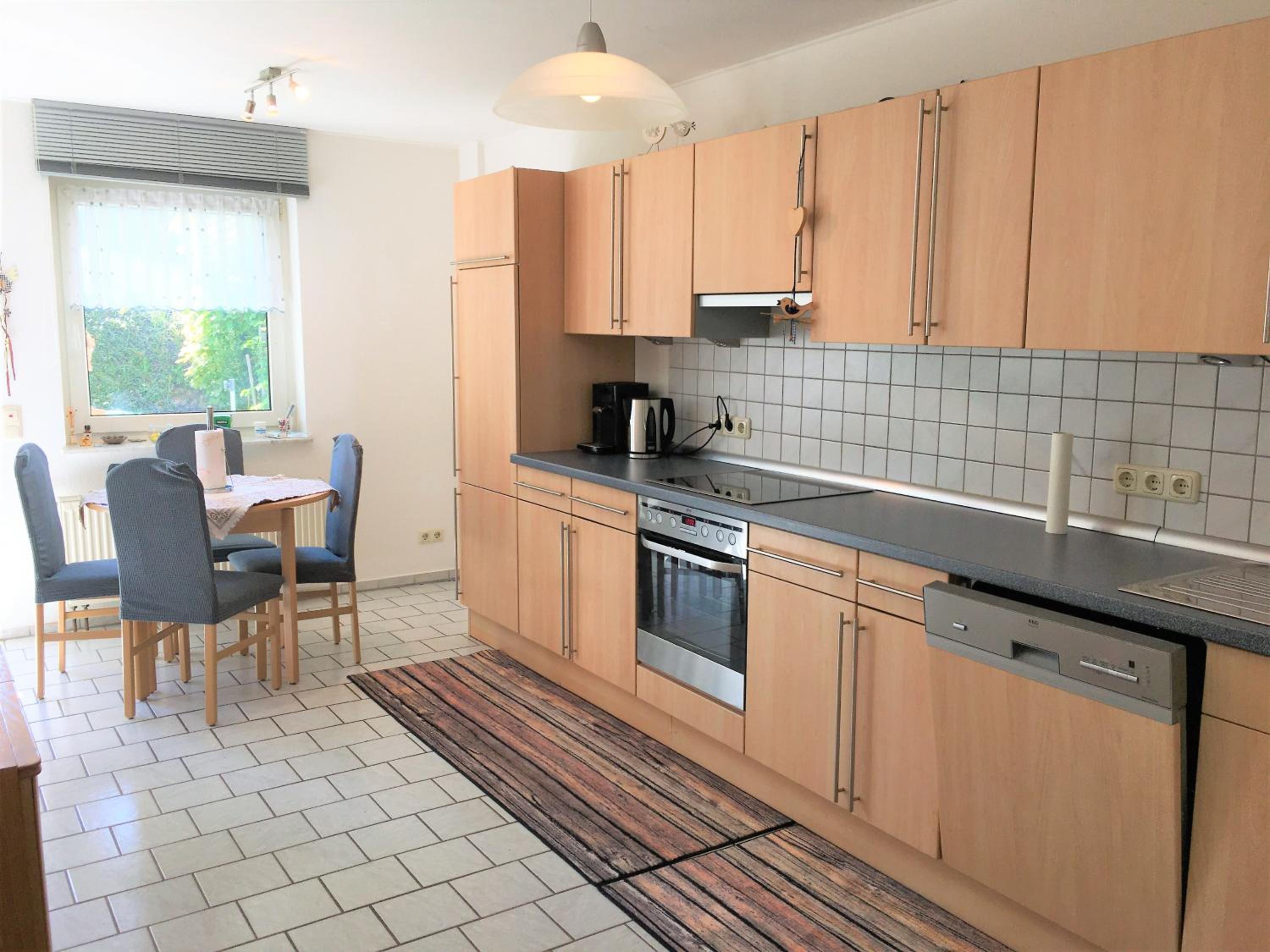 One-Bedroom Apartment - Photo 2