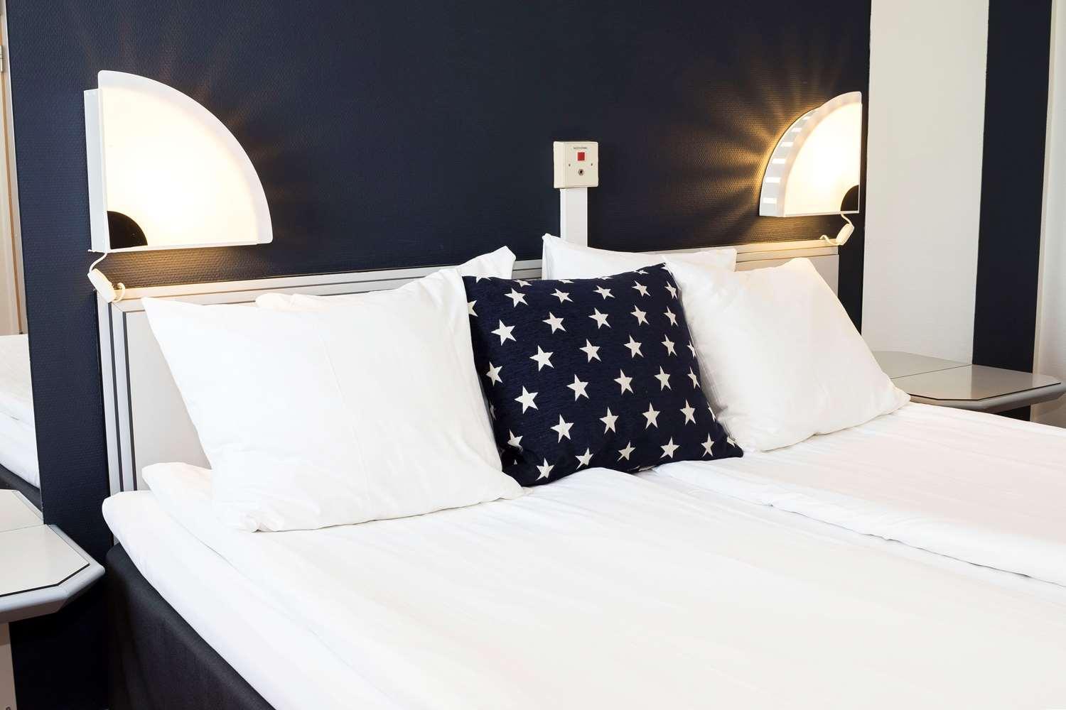 Standard Double Room with Double Bed - Non-Smoking - Photo 11