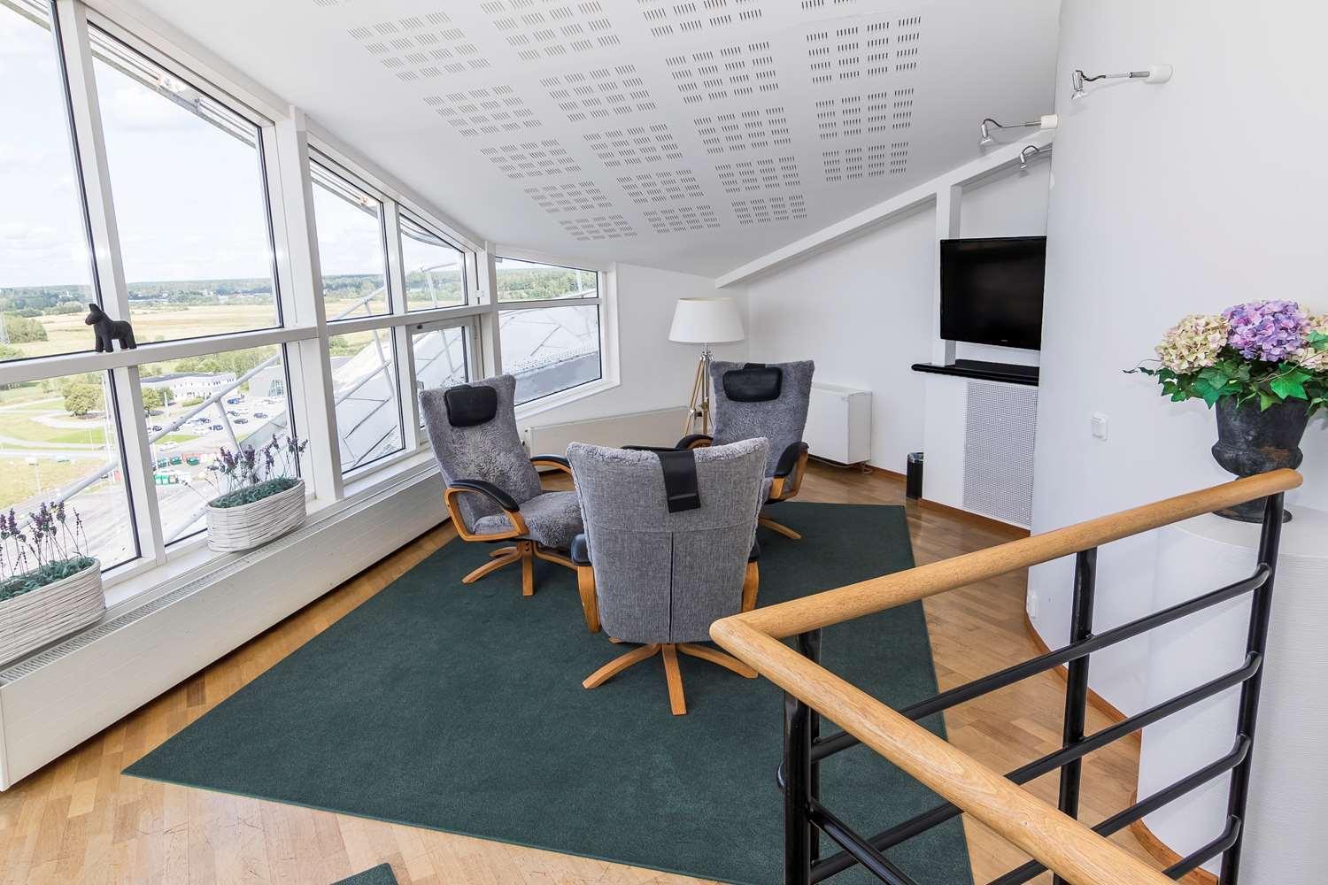 King Suite - Top Floor/Non-Smoking - Photo 5