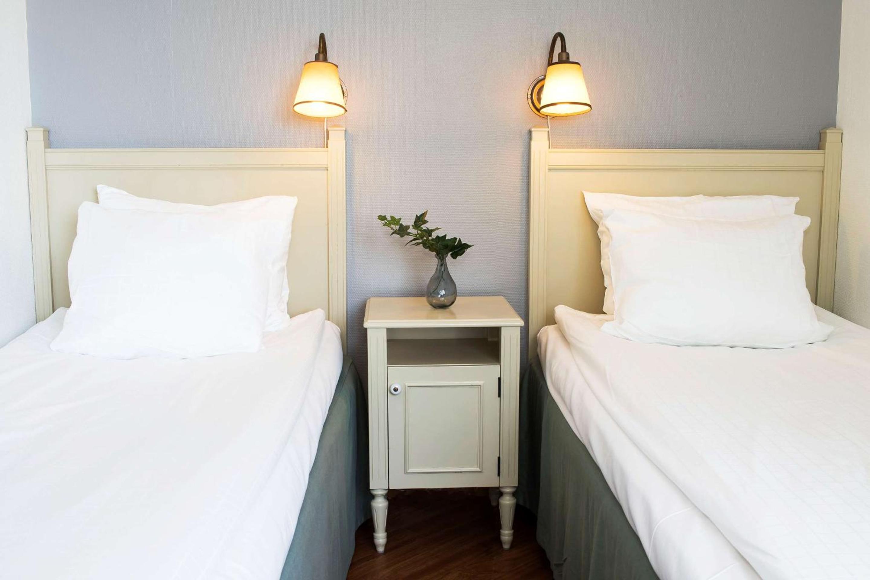 Standard Quadruple Room with Two Single Beds - Pet-Friendly/Non-Smoking - Photo 6
