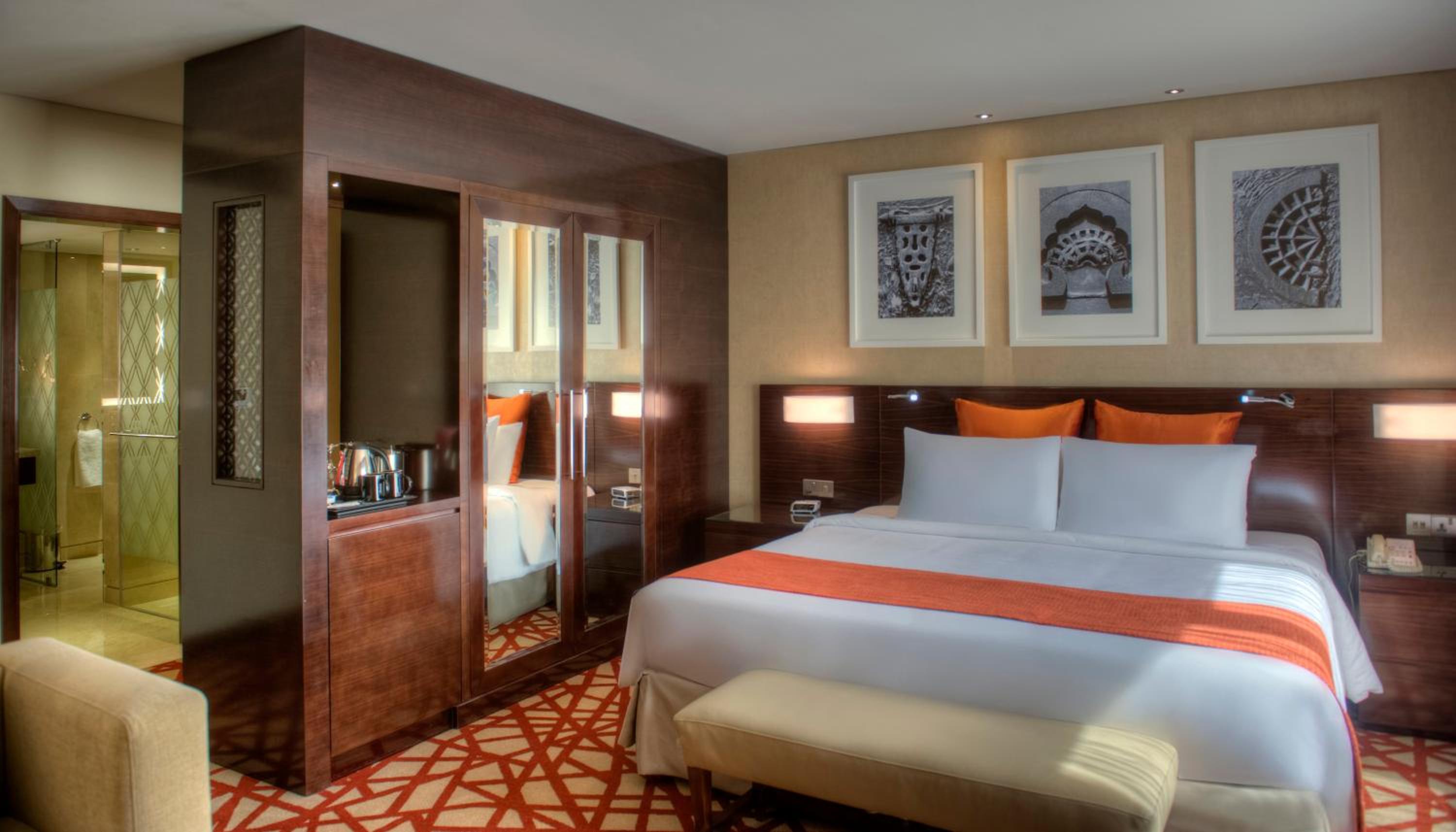 Junior King Suite photo 3
