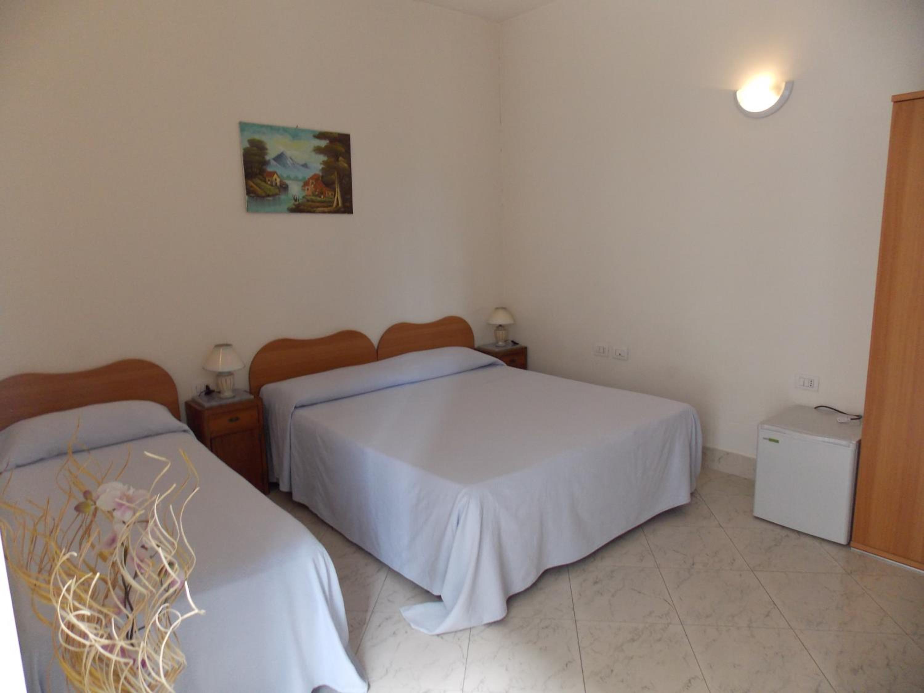 Triple Room - Photo 8