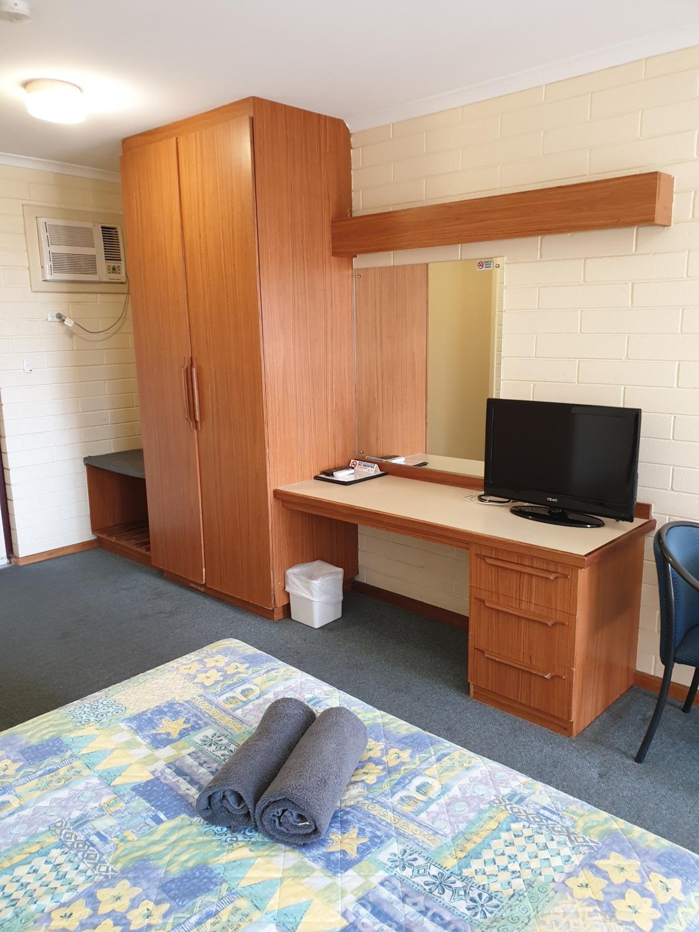 Deluxe Queen Room with Ocean View photo 3