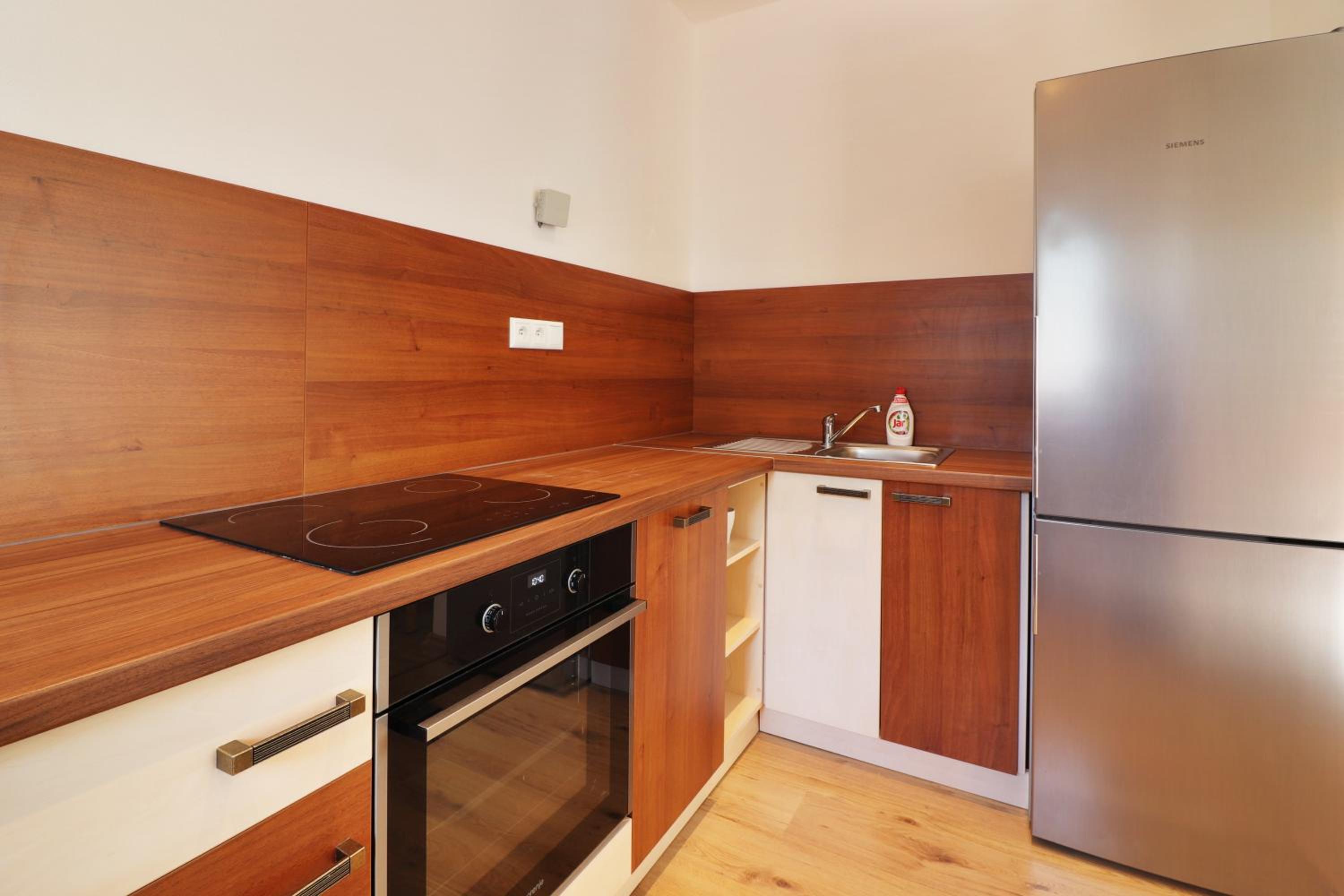 Apartment photo 2