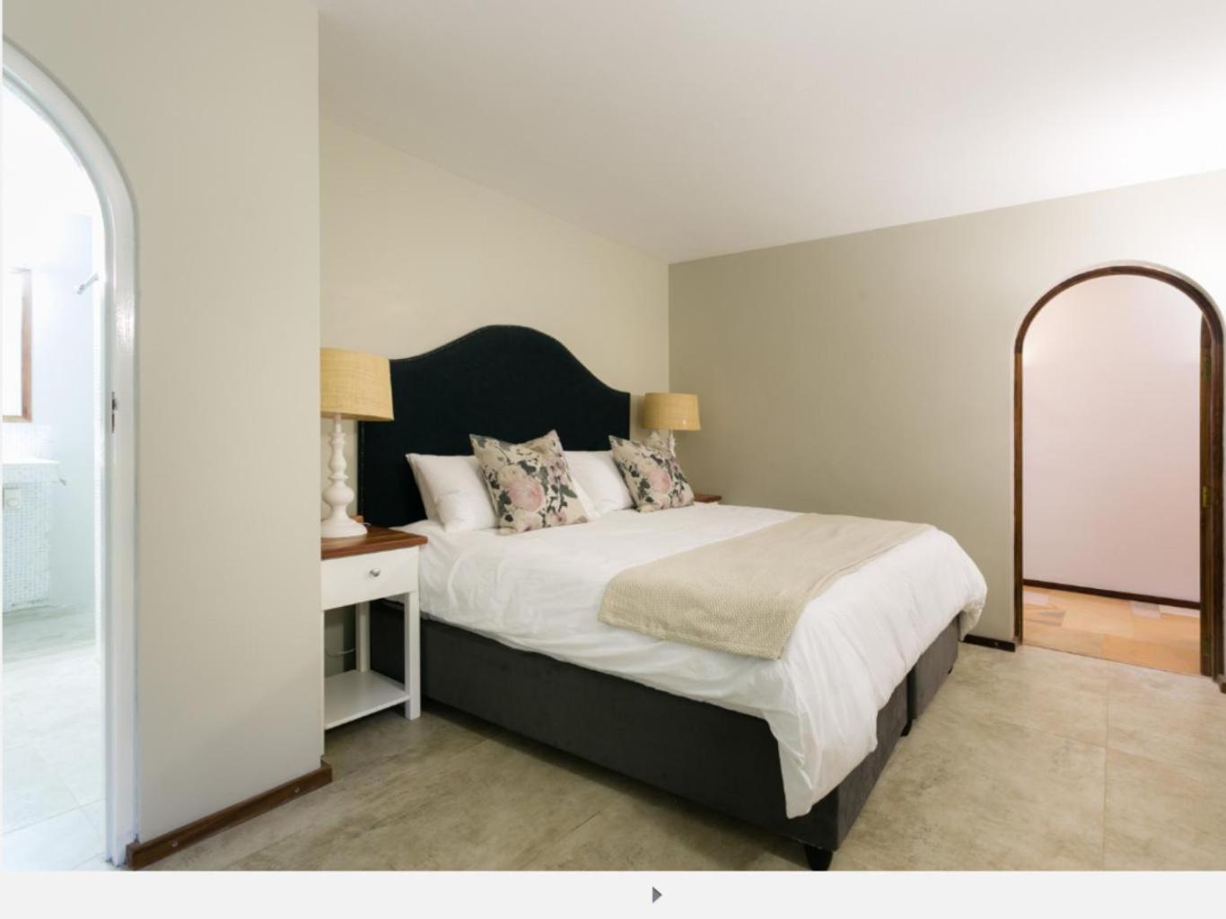 Basic King Room - Photo 2