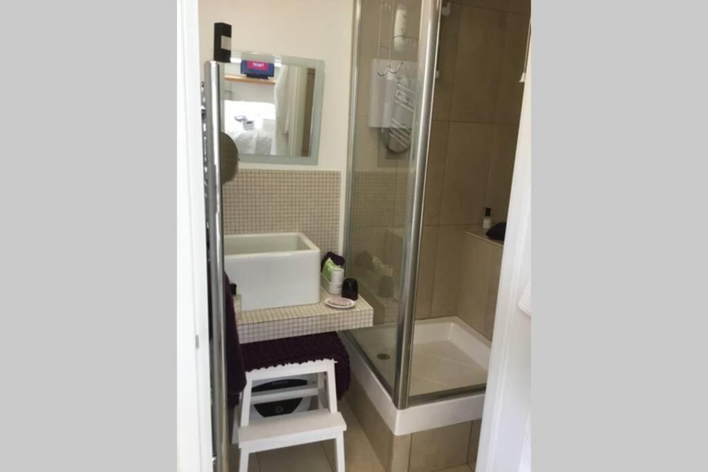 One-Bedroom Apartment - Photo 10