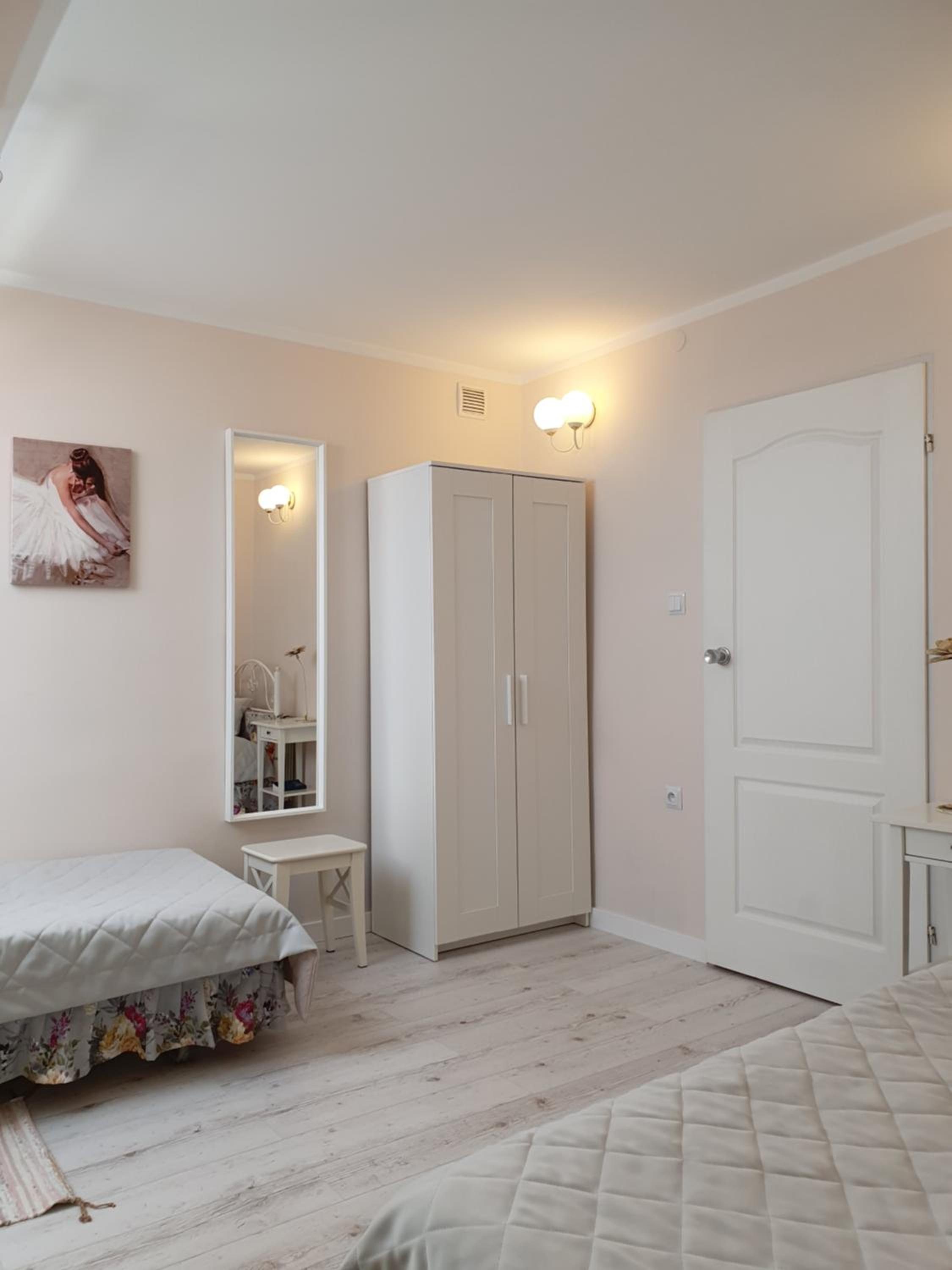 Twin Room - Photo 2