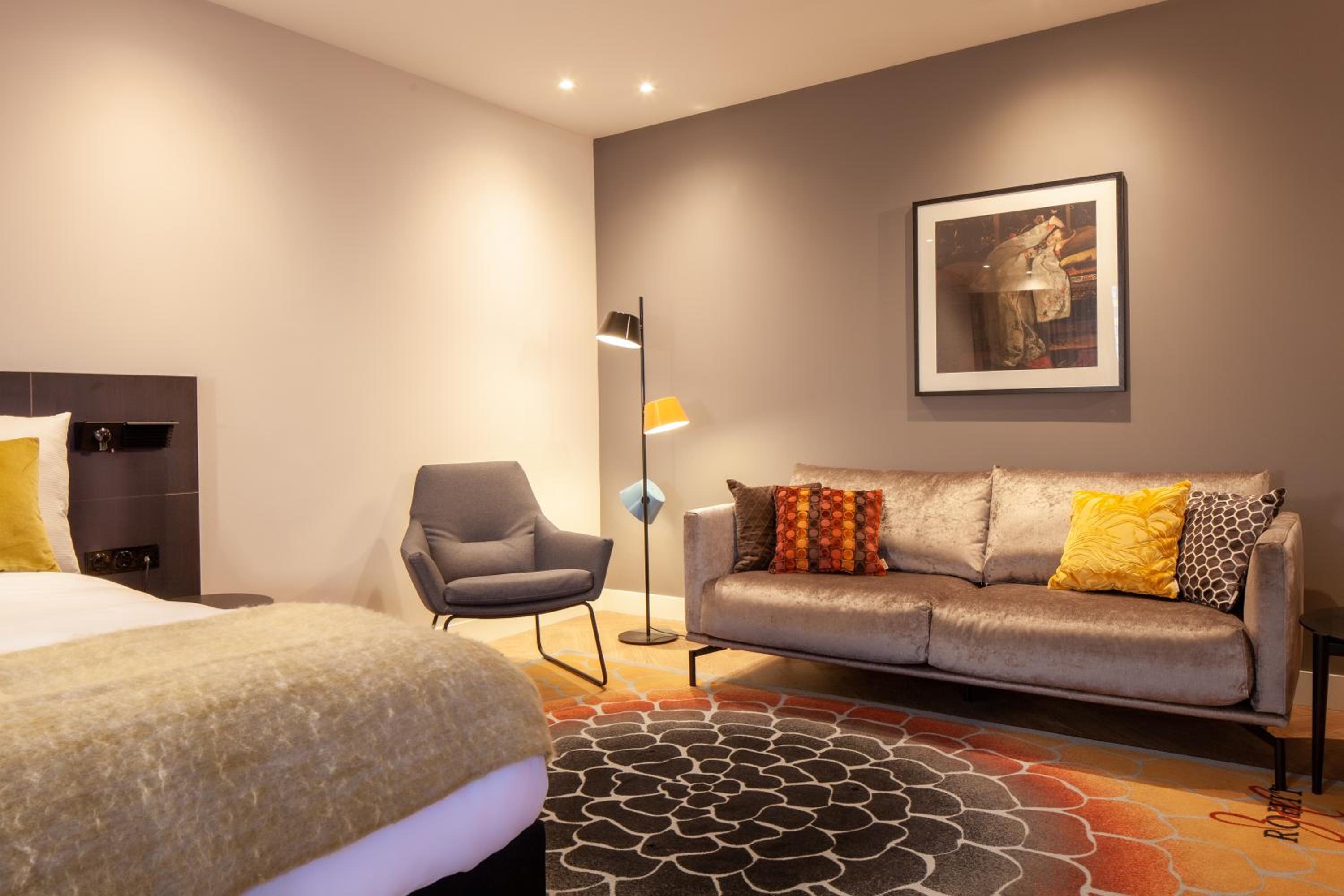 Suite - Photo 3