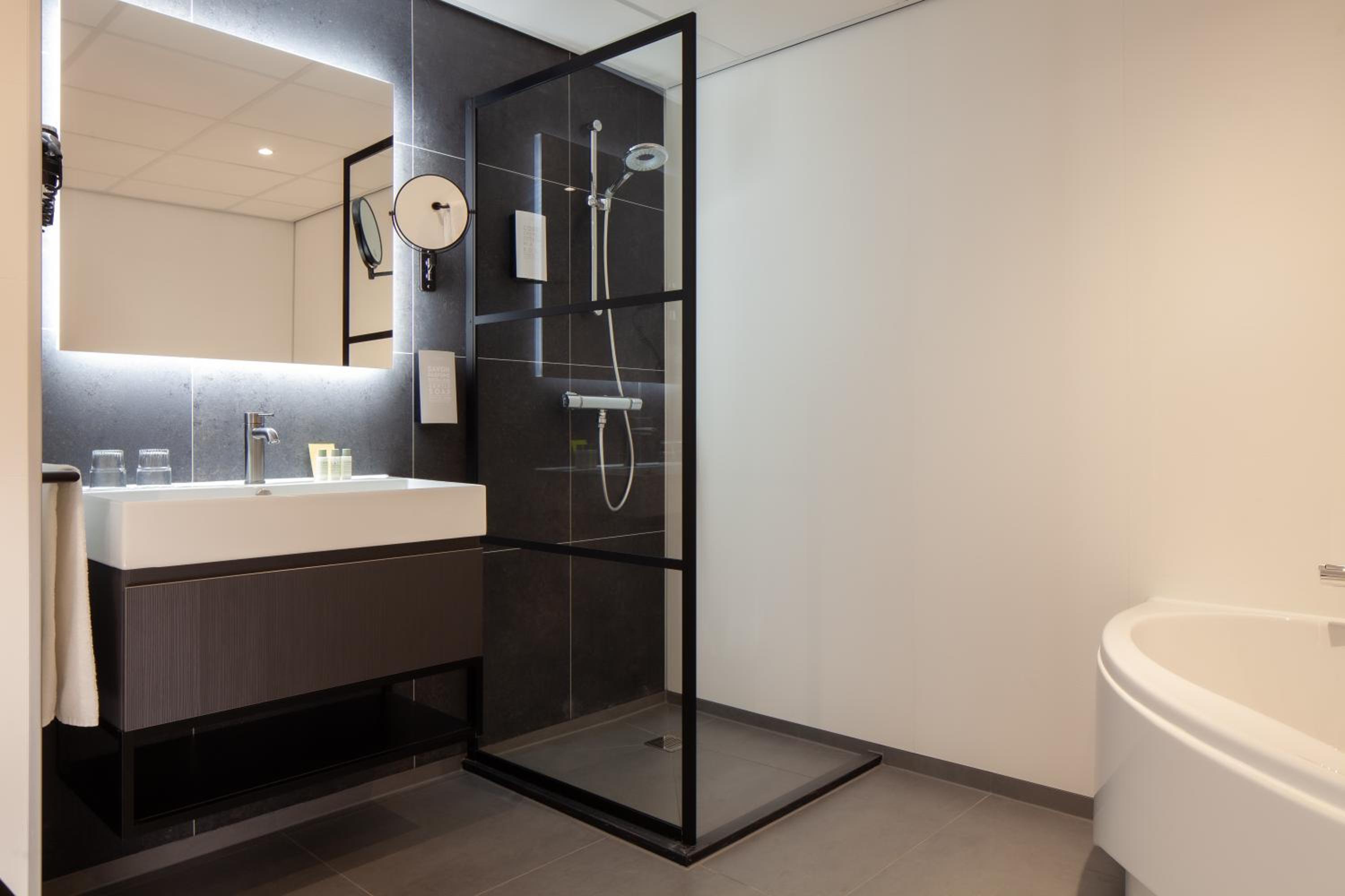 Suite - Photo 8