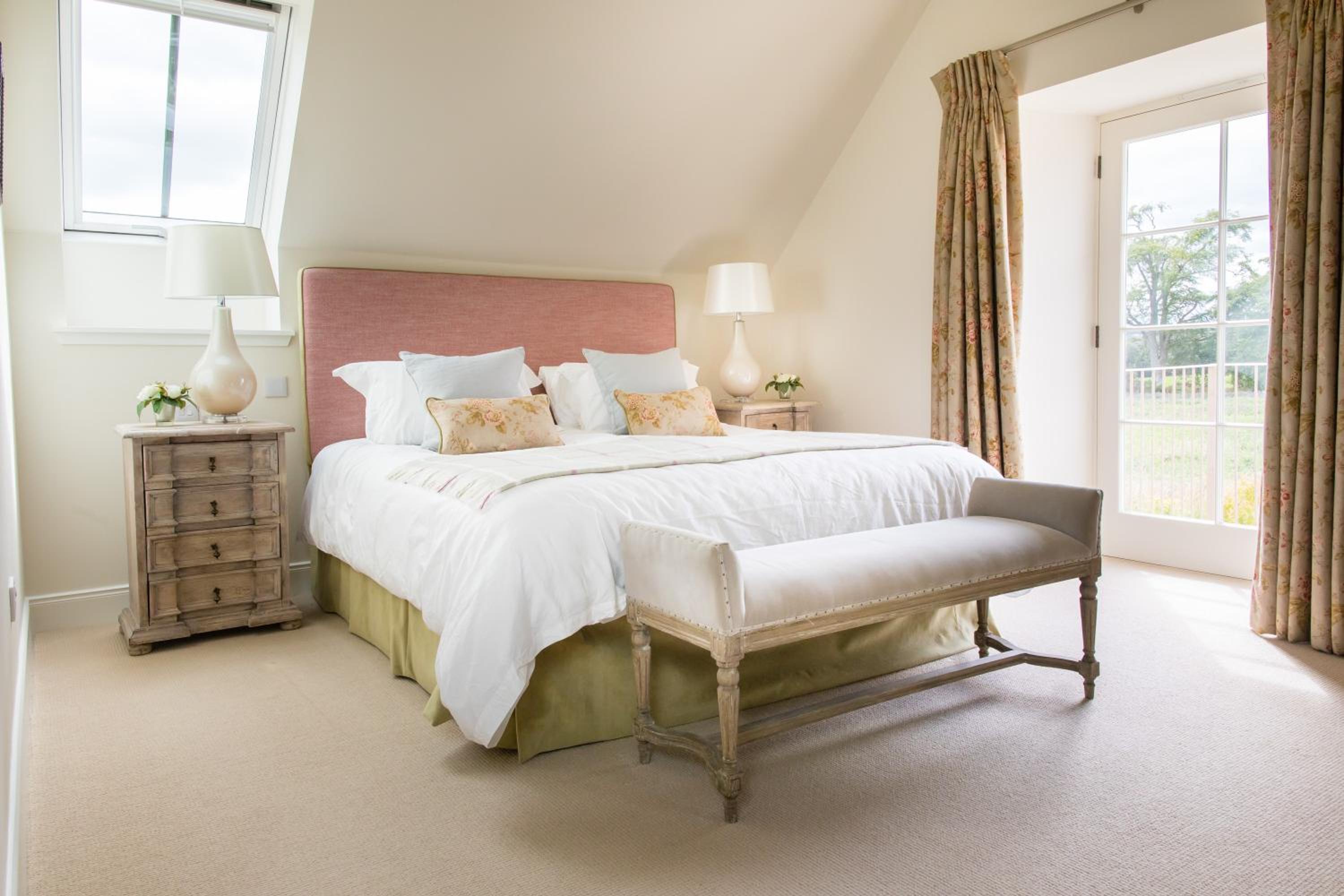 Deluxe Three-Bedroom Cottage