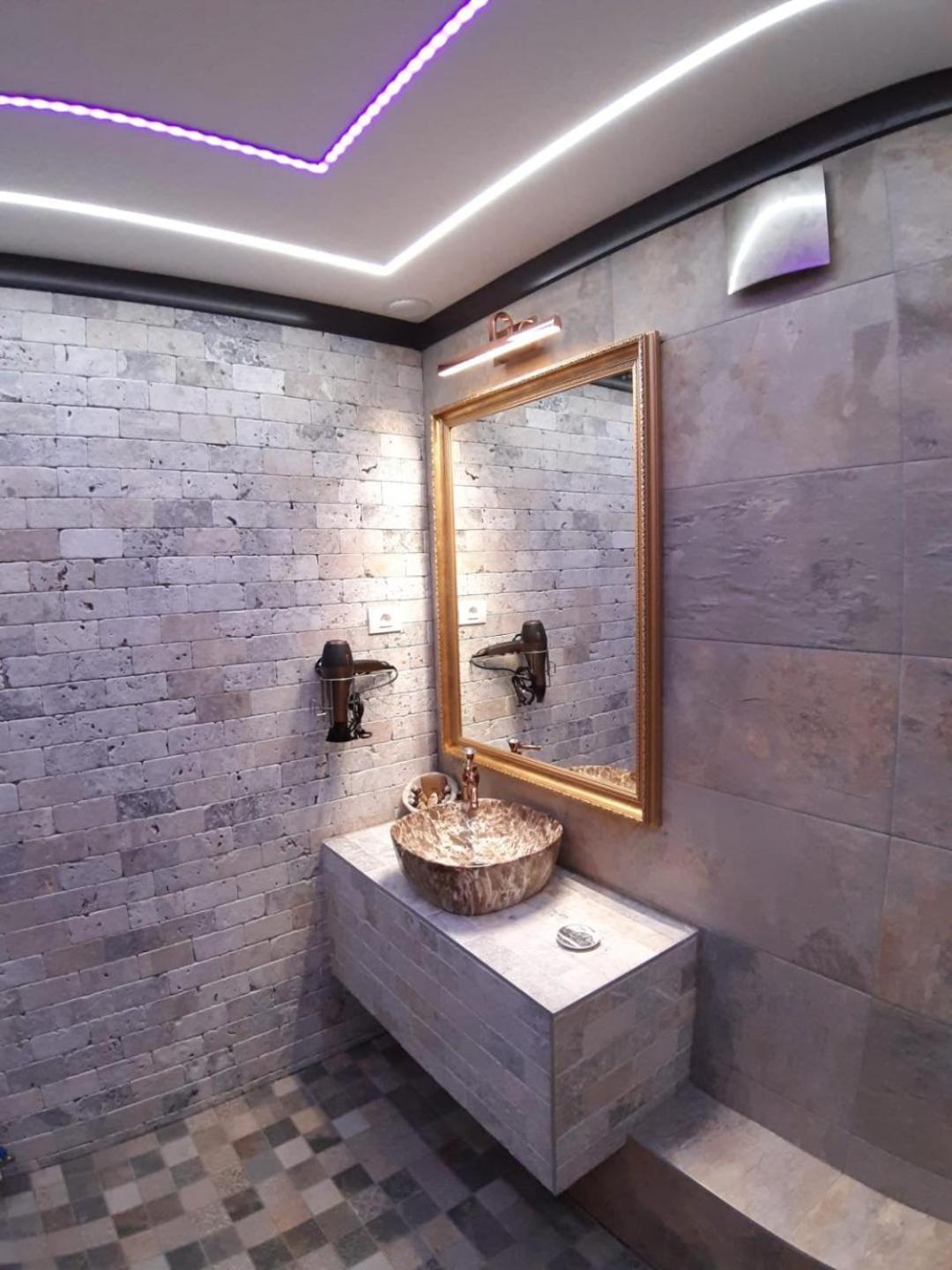 Deluxe Queen Room - Photo 2
