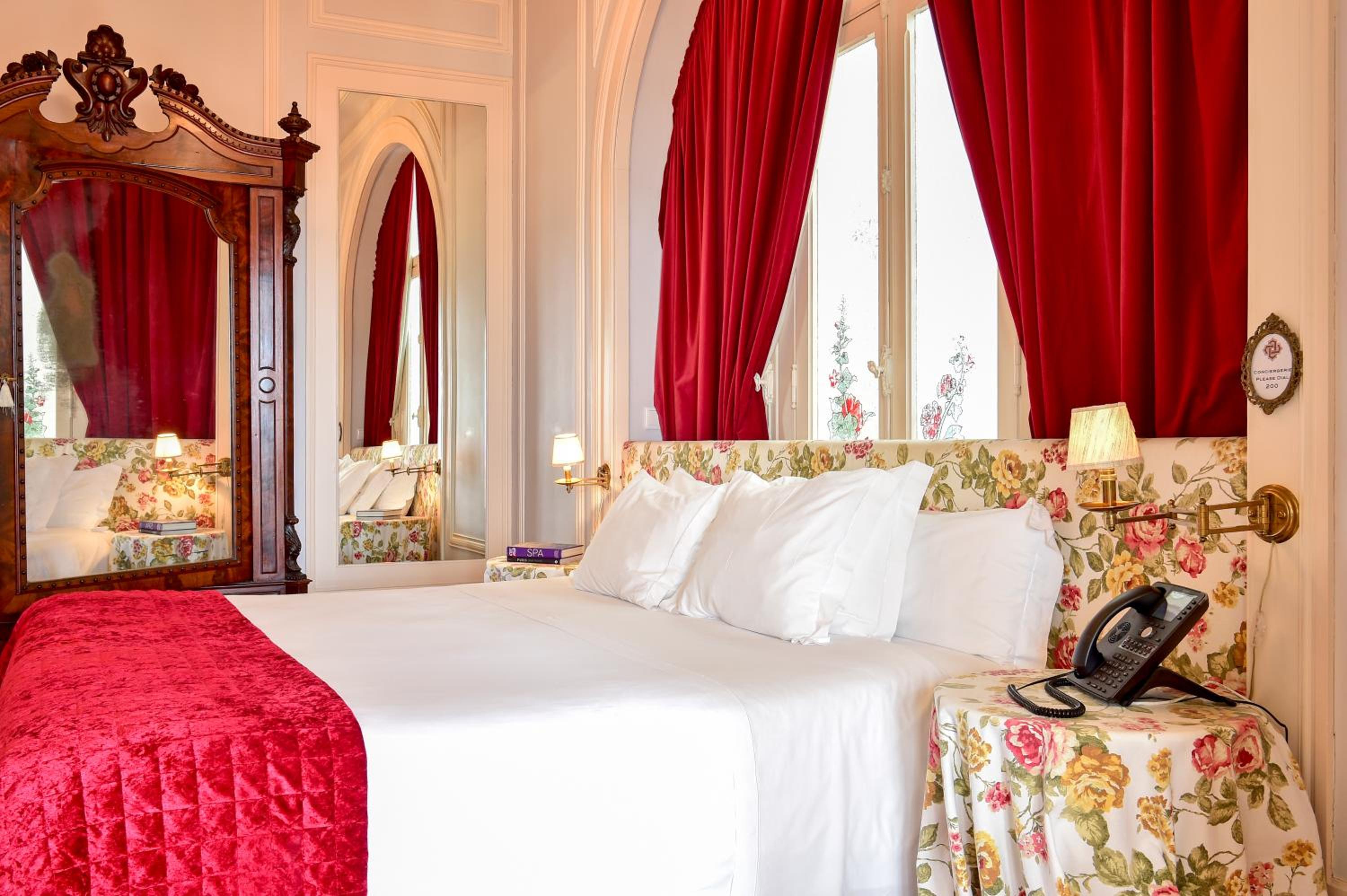 Deluxe Suite with River View - Photo 2