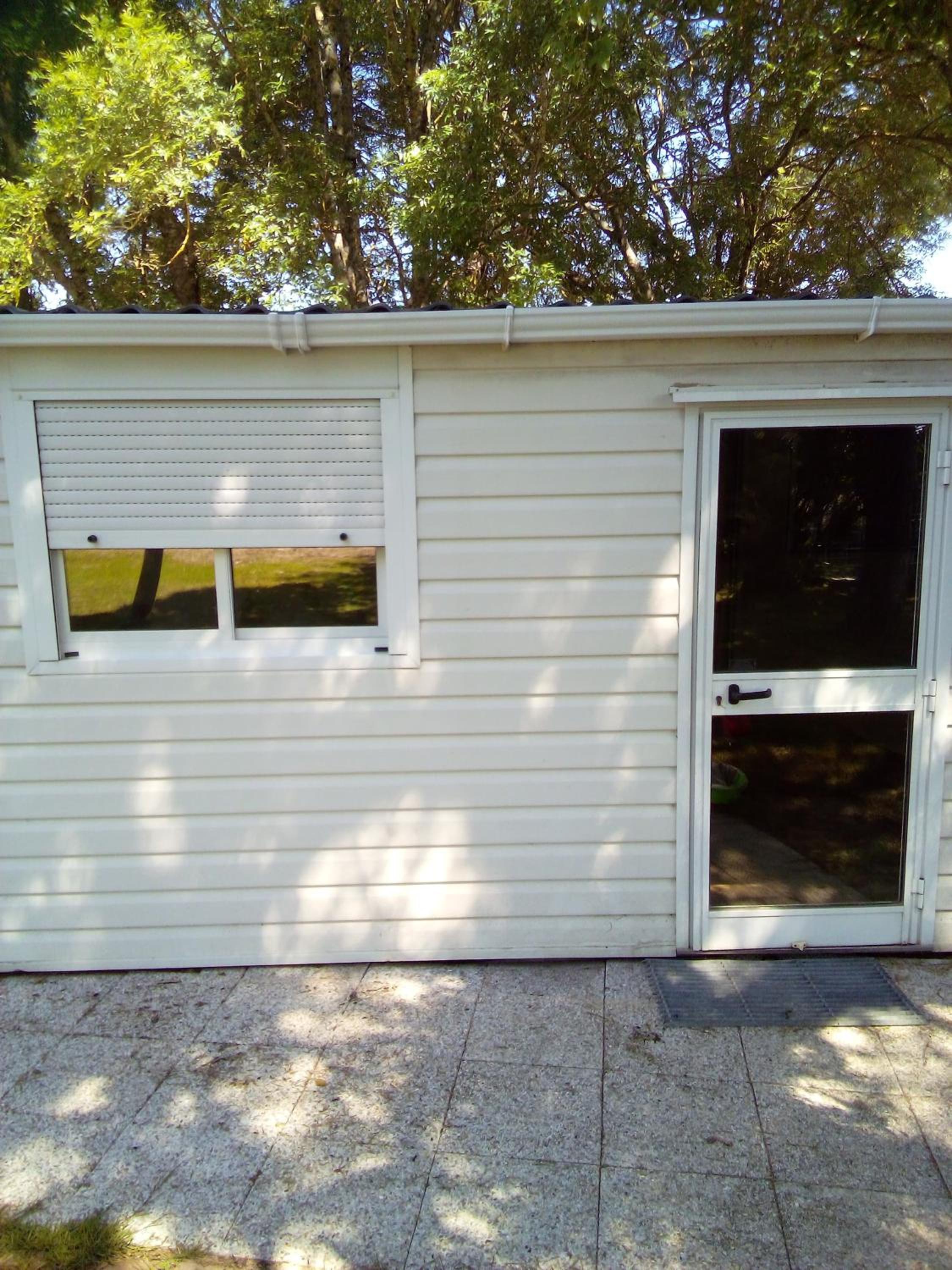 Mobile Home - Photo 14