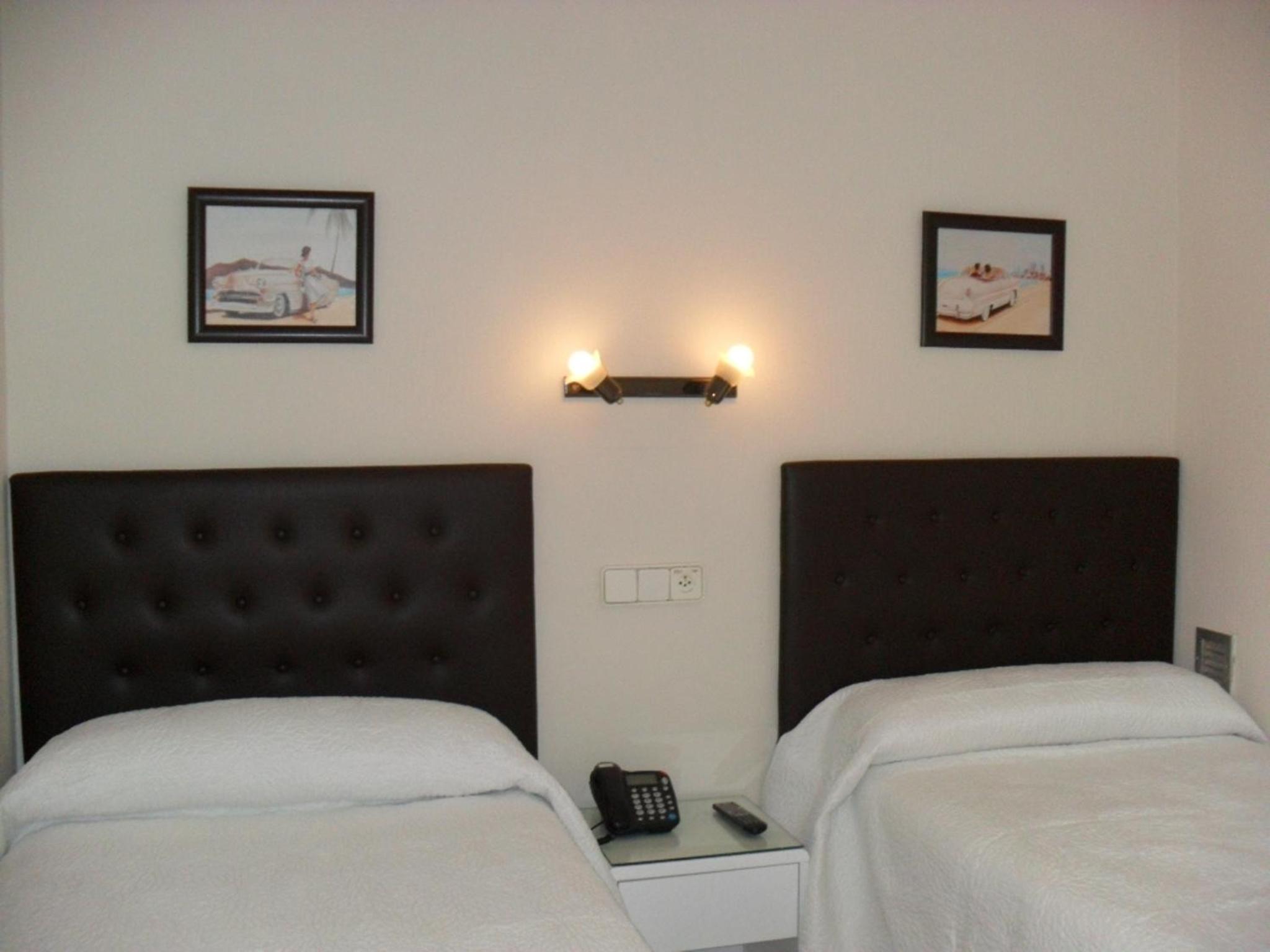 Twin Room - Photo 29