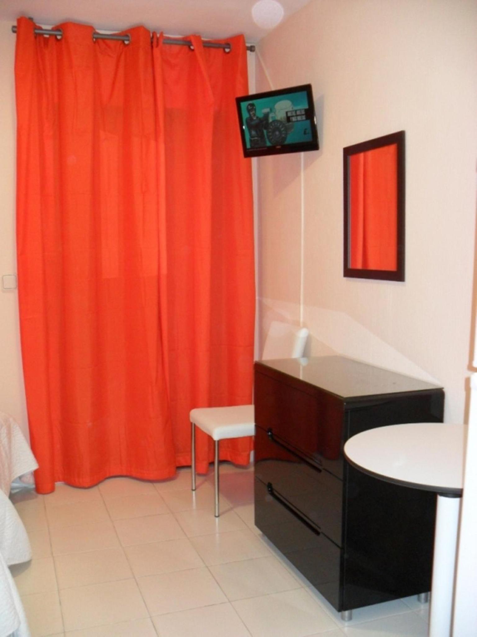 Twin Room - Photo 22
