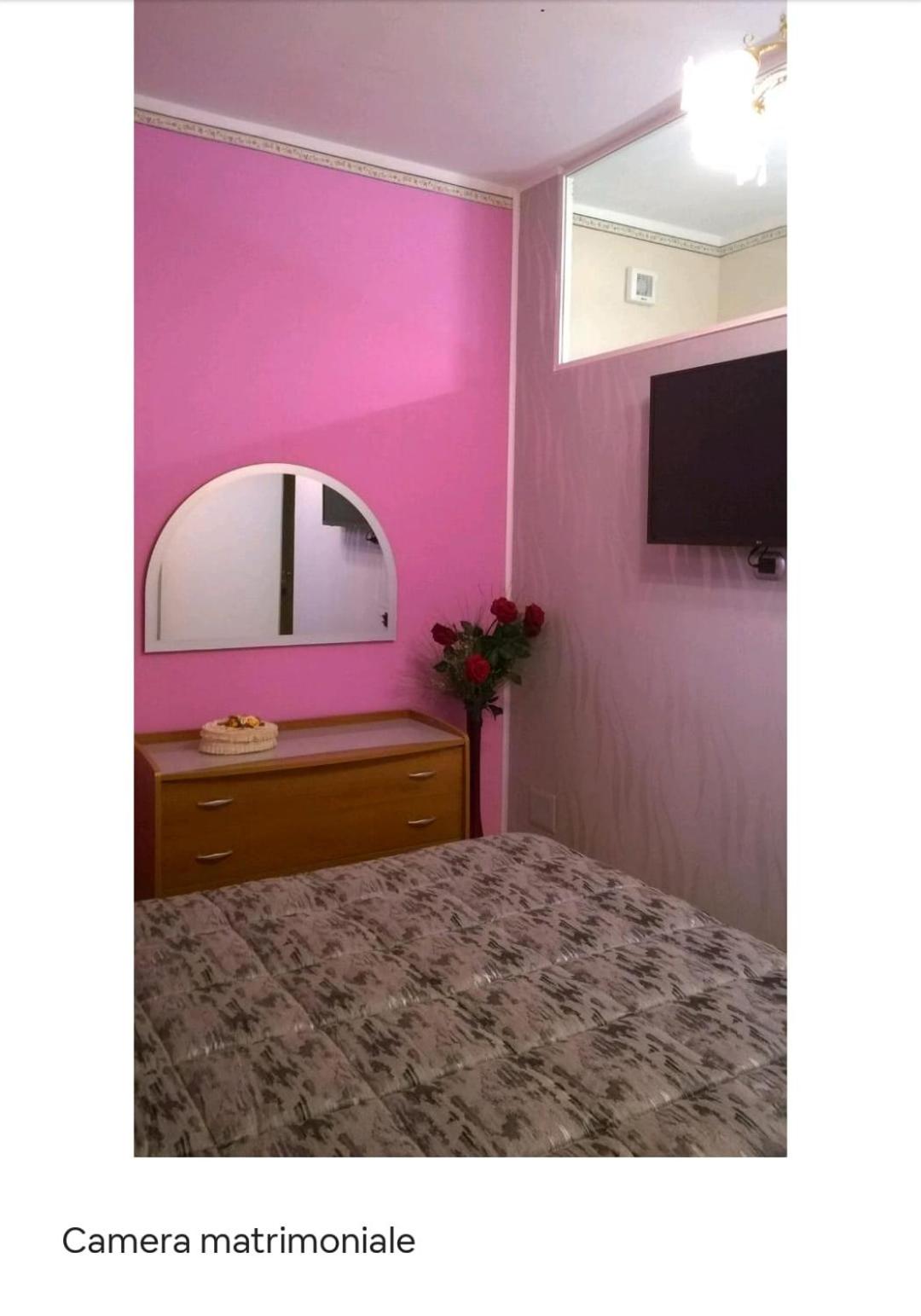 Double Room with Private Bathroom - Photo 1