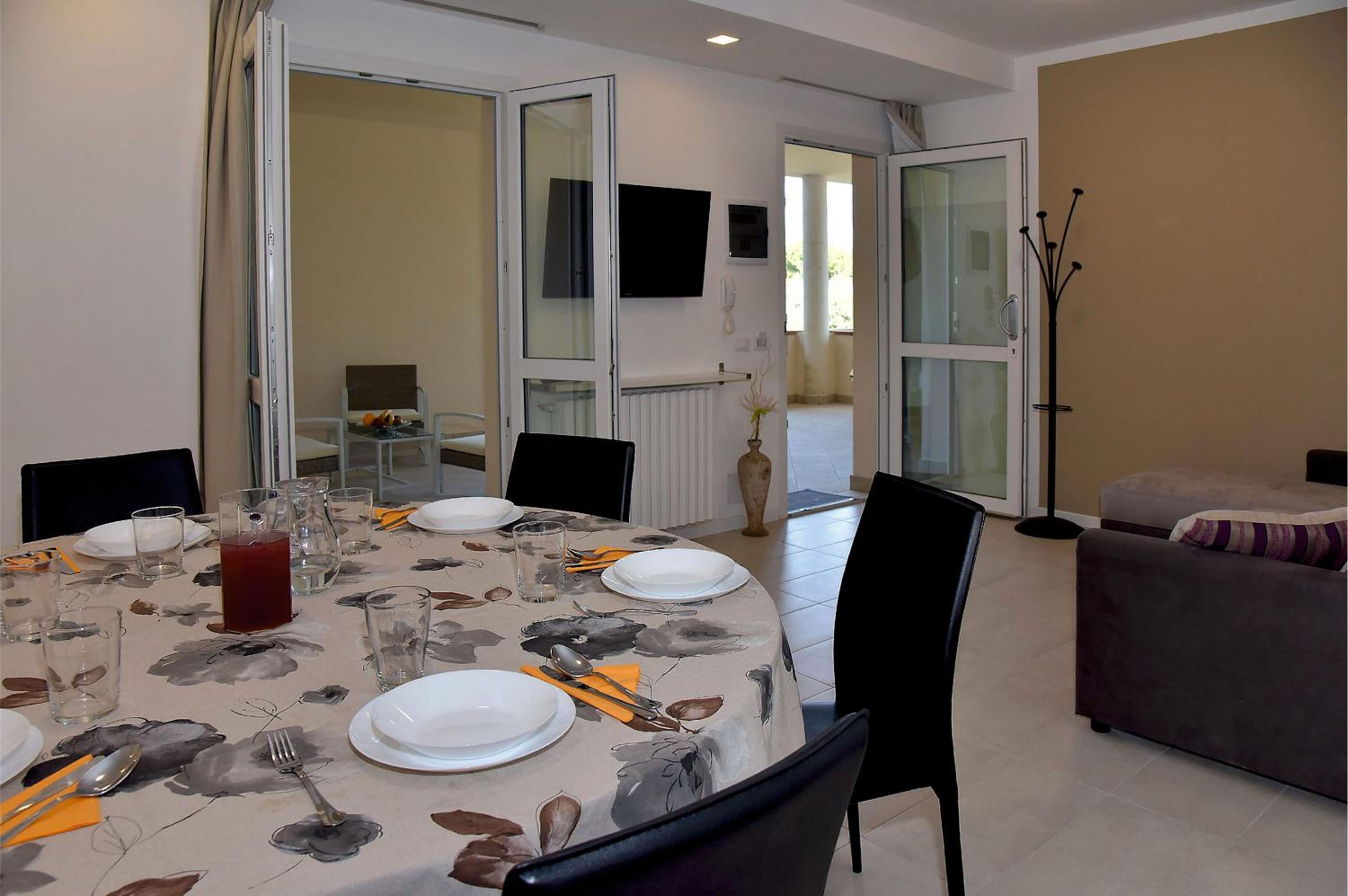 Two-Bedroom Apartment - Lotus - Photo 10