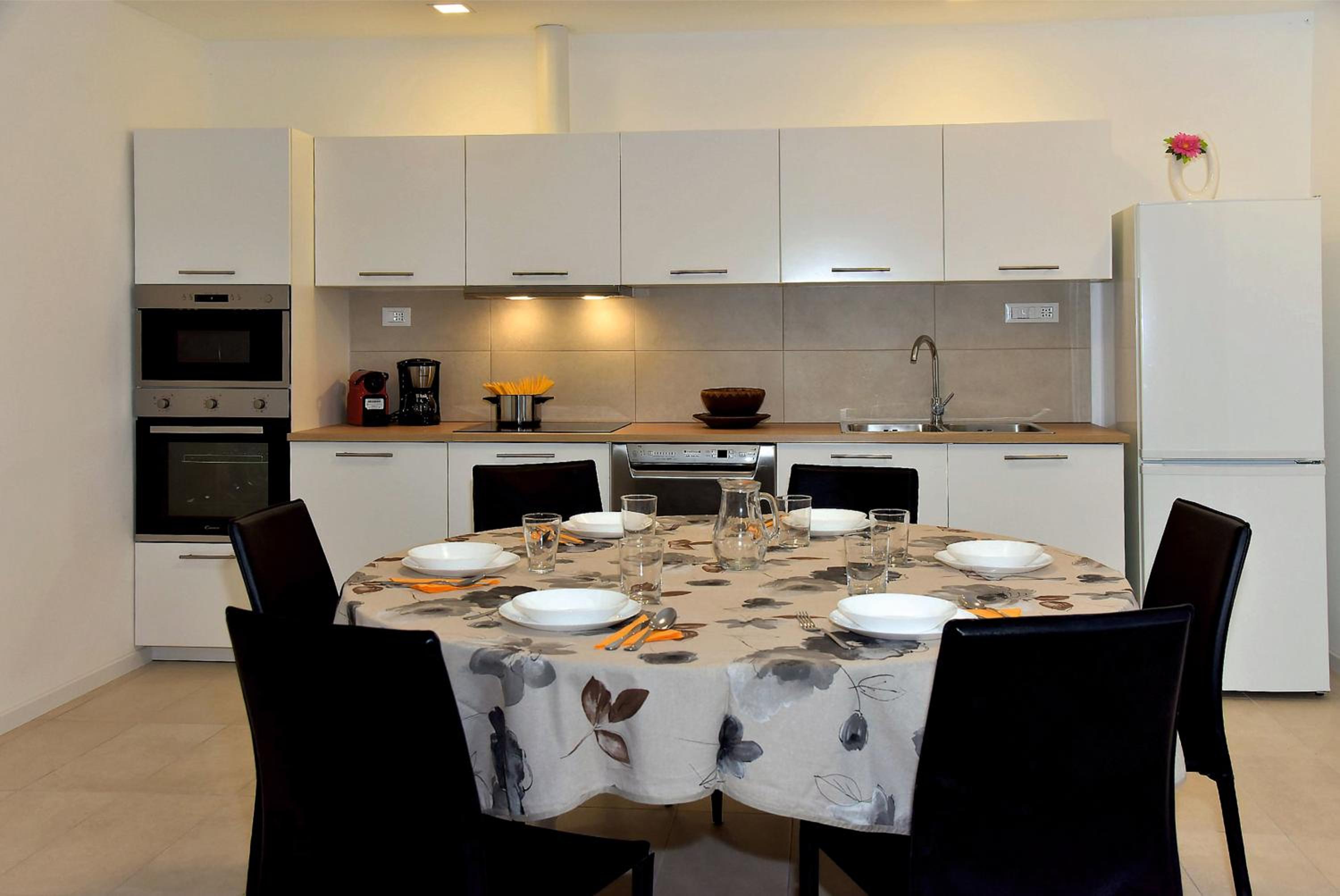 Two-Bedroom Apartment - Lotus - Photo 8