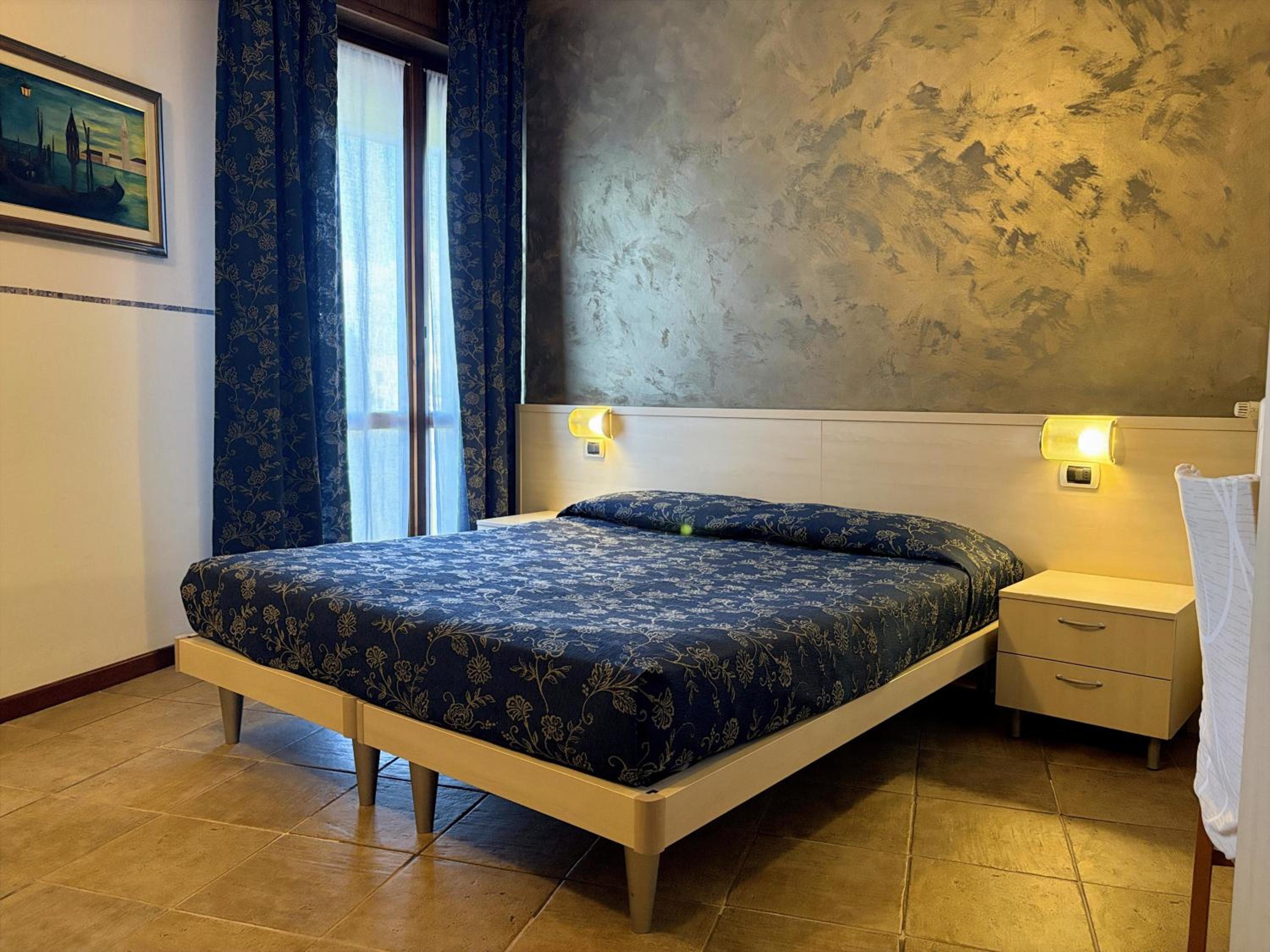 Economy Double Room photo 2