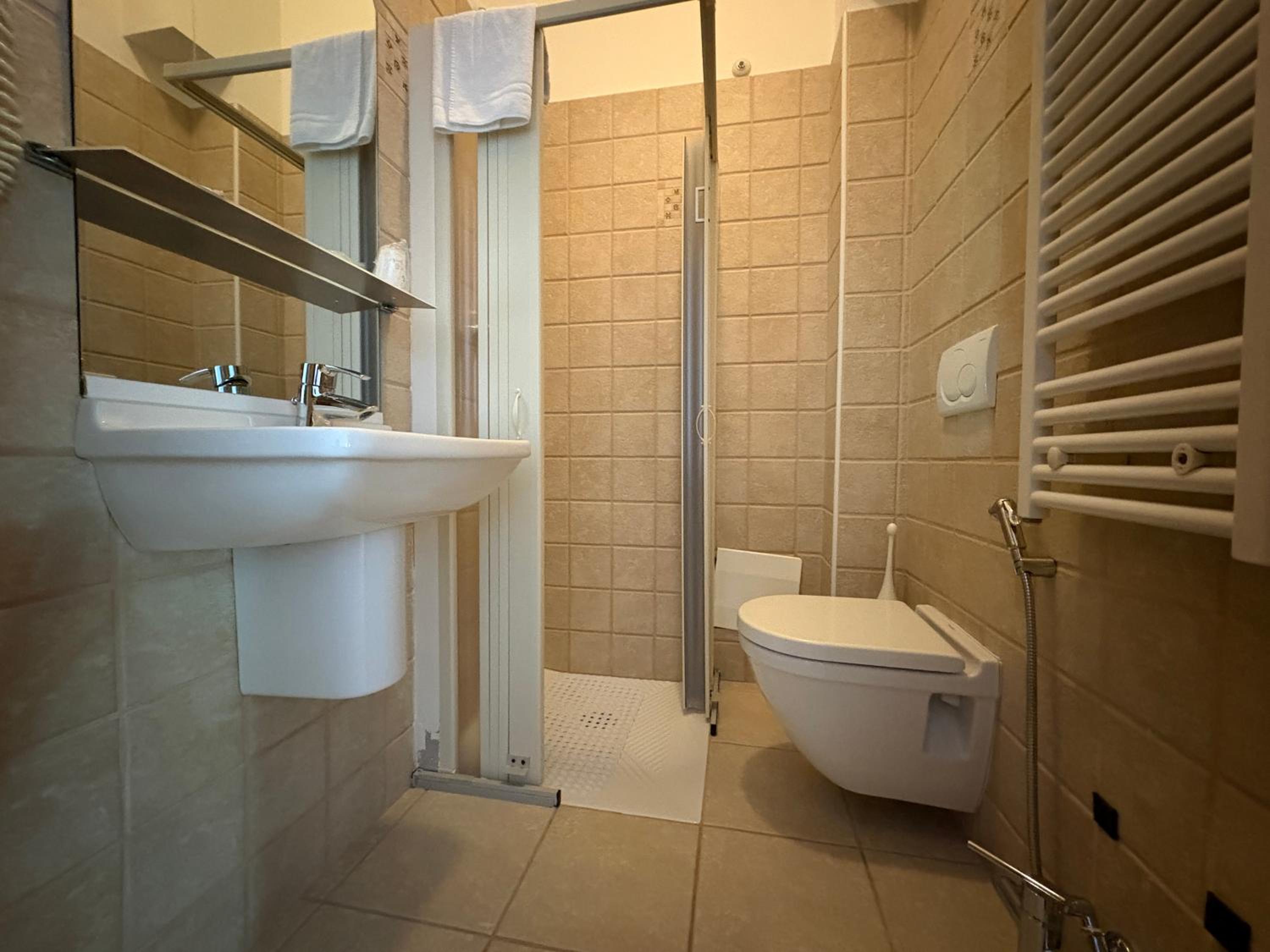 Budget Double Room photo 3