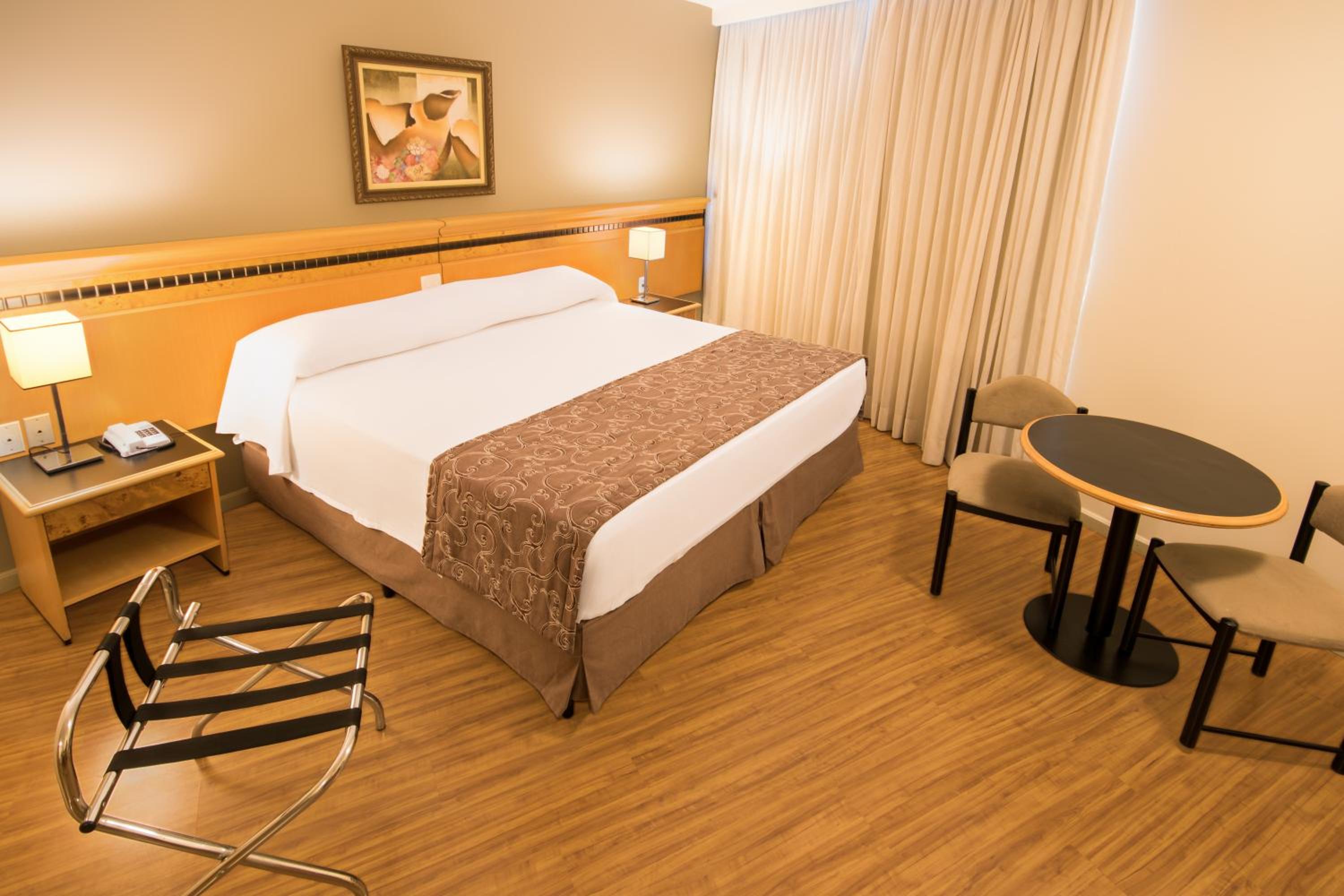 Standard King Room photo 1