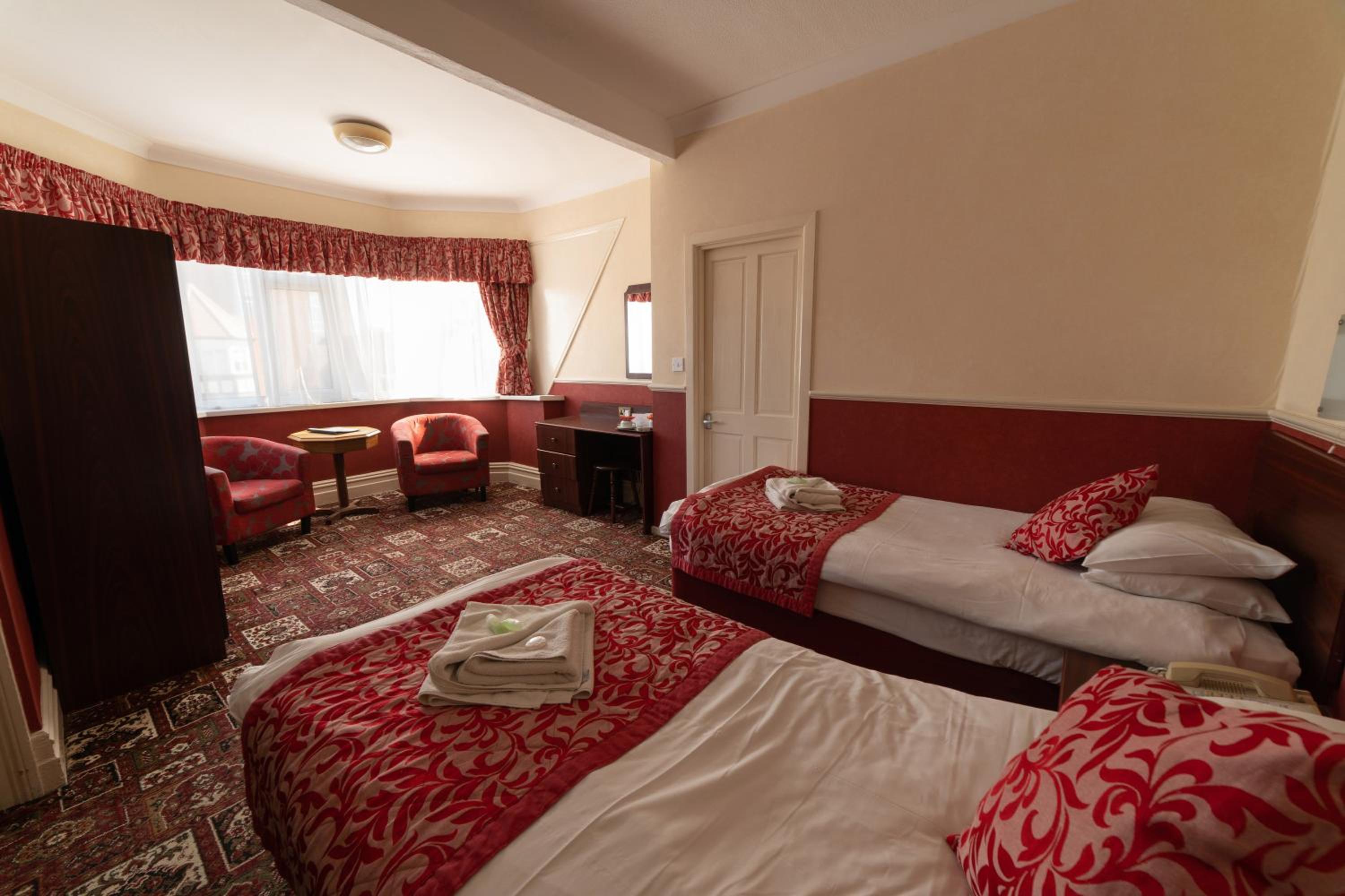 Standard Twin Room