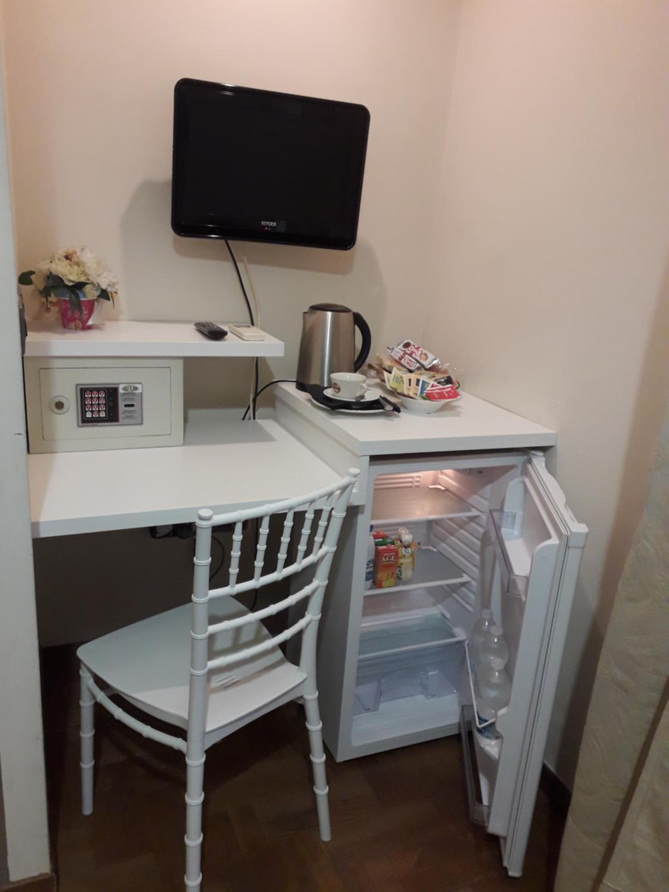 Standard Double Room - Photo 3