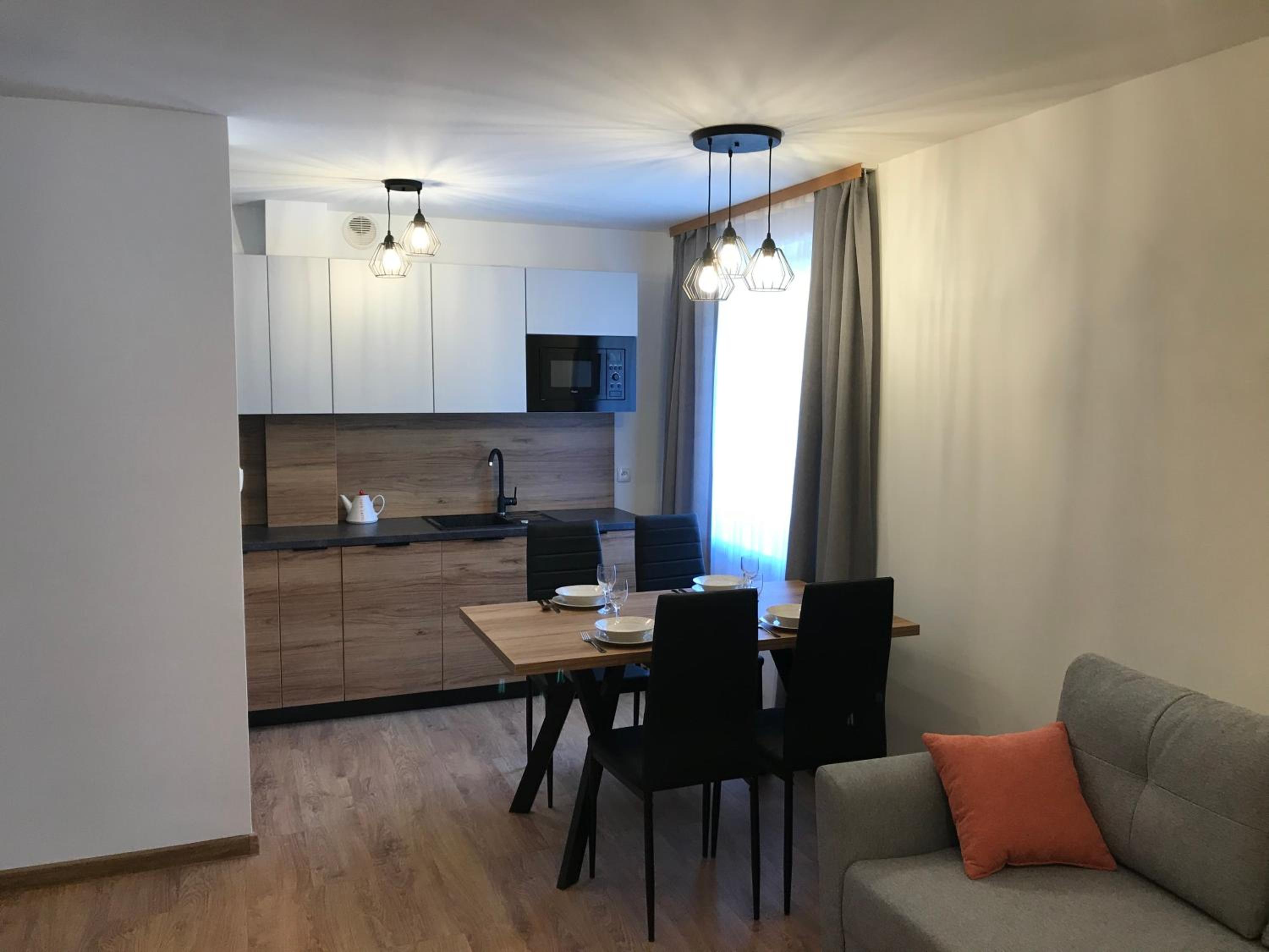 One-Bedroom Apartment photo 1