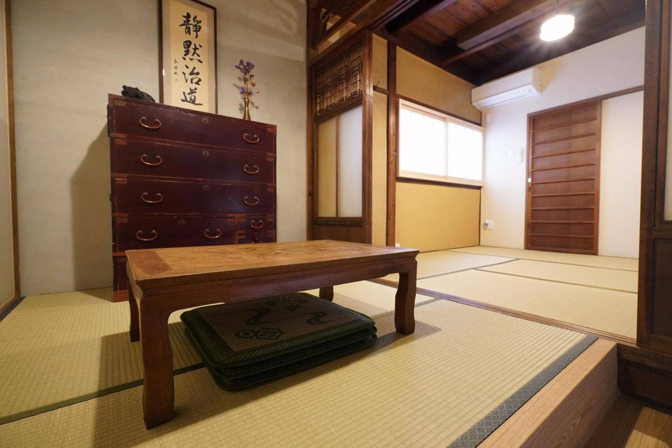 Quadruple Room with Private Bathroom - Photo 4