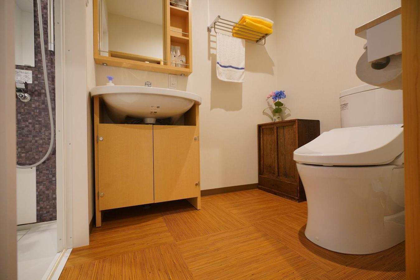 Triple Room with Private Bathroom - Photo 3