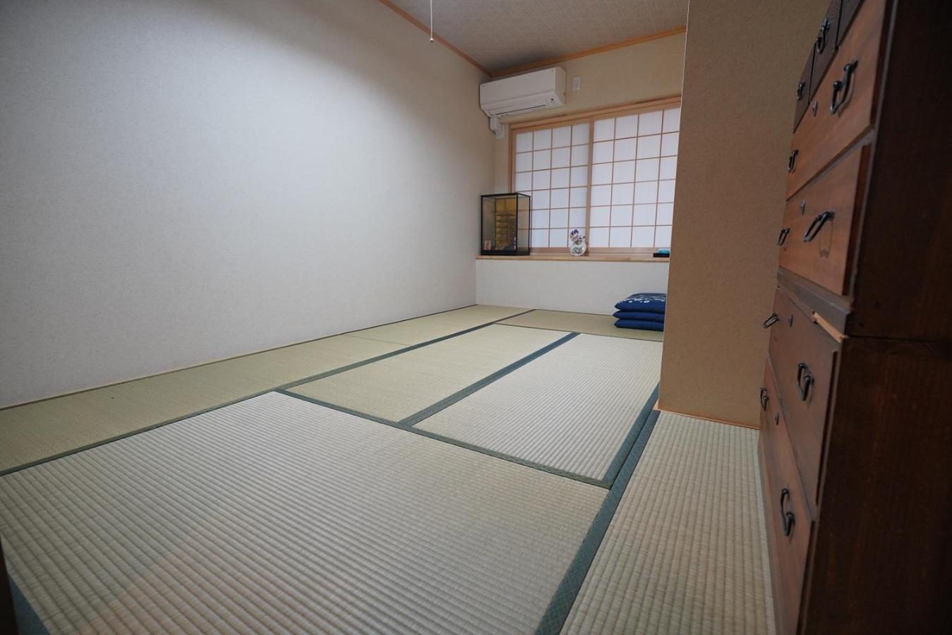 Triple Room with Private Bathroom - Photo 2
