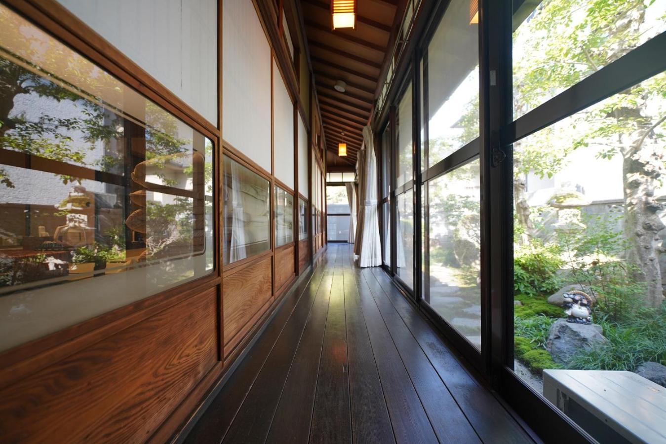 Executive Suite - Photo 13