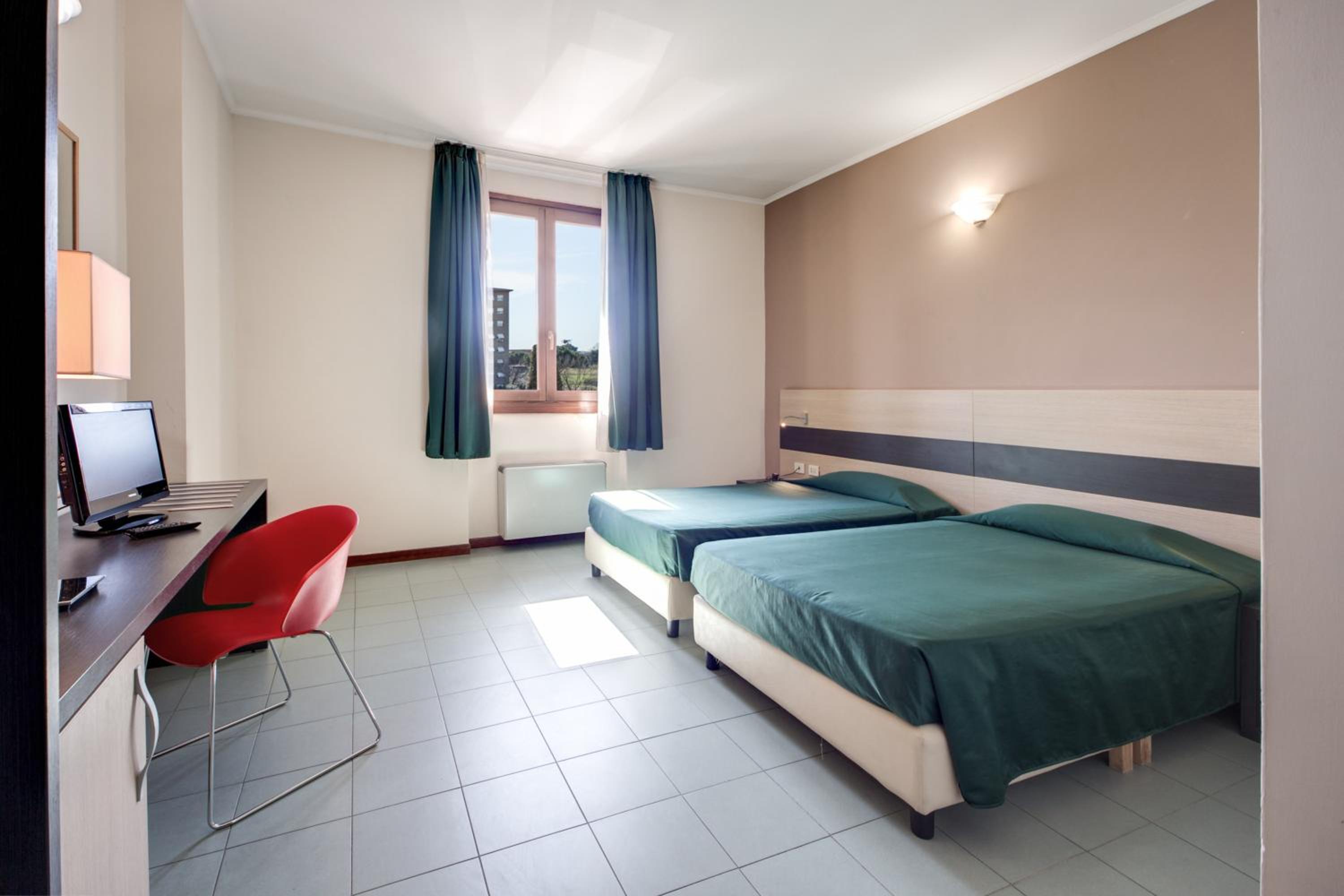 Double or Twin Room photo 3