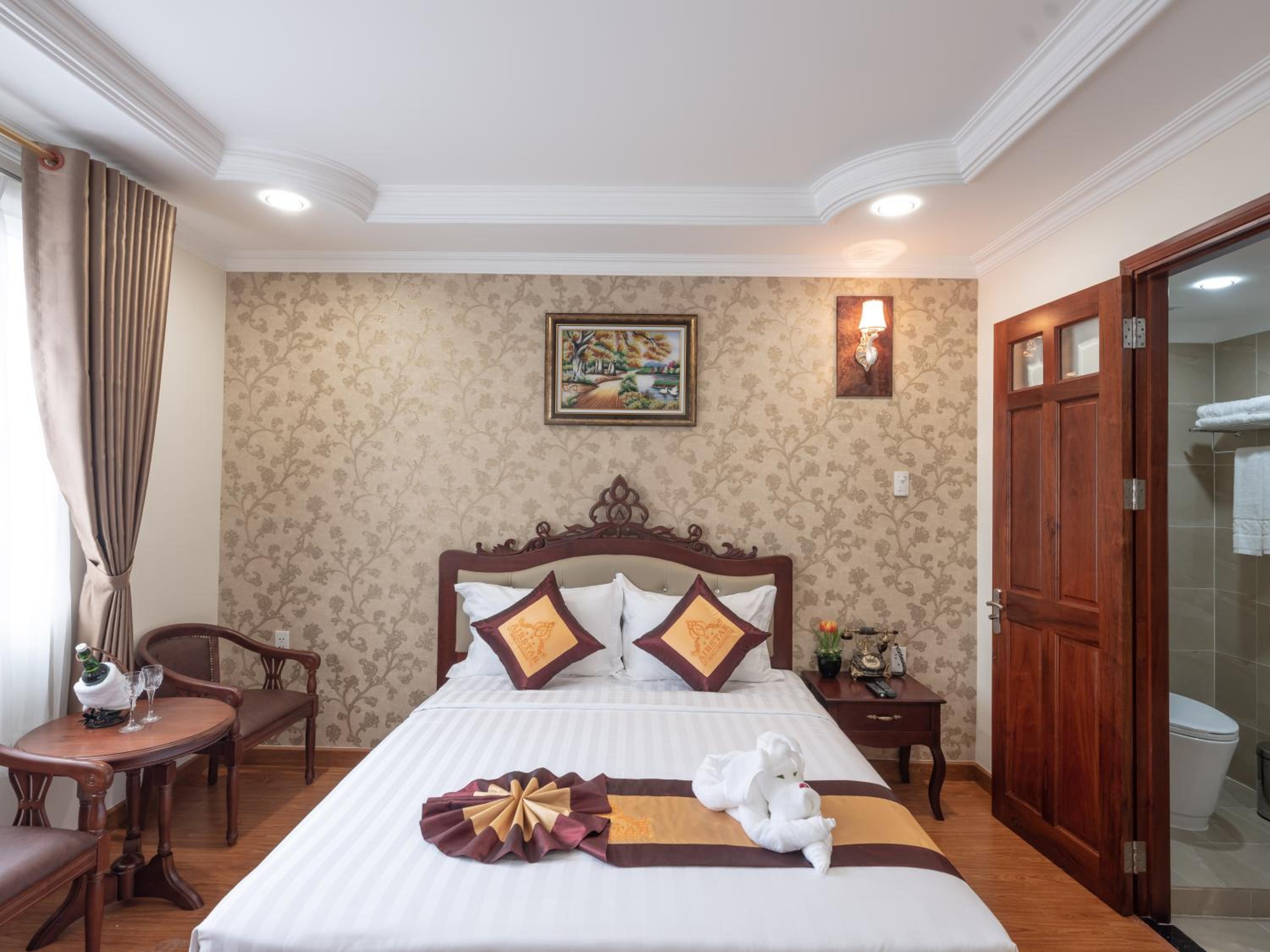 Suite with Garden View - Photo 3